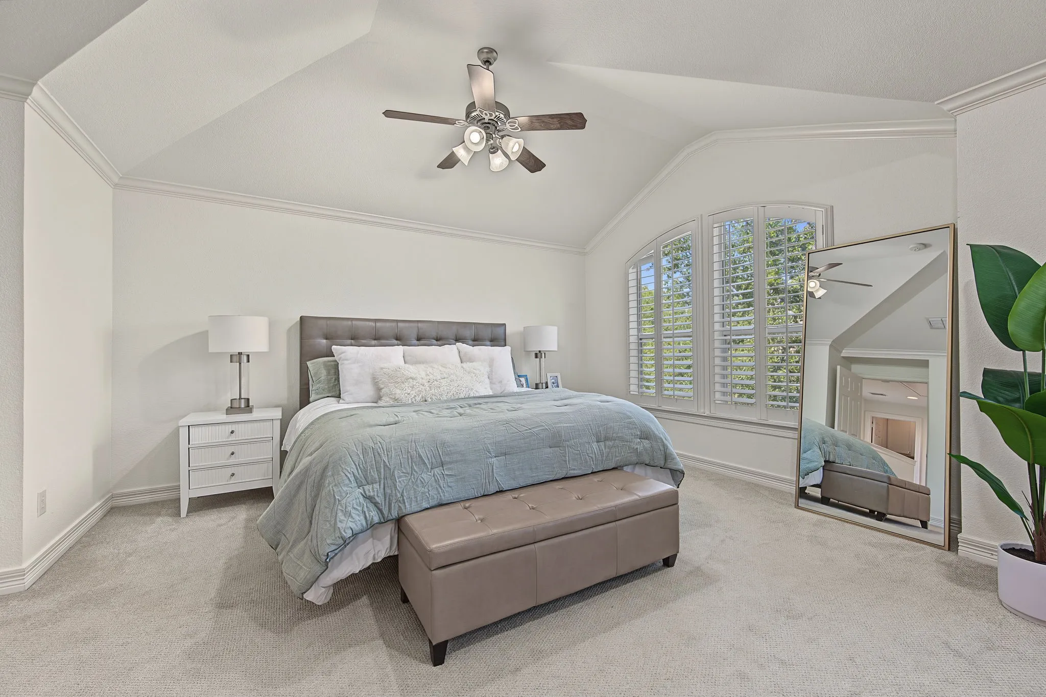 Townhouse For Sale in Dallas County , 3708 Wycliff Avenue, Dallas, Texas 75219, 3 Bedroom, 4 Bathroom, 2 Garage spaces, 2,498 Sqft, built in 2006, mls#21406491, Real Estate Agent in Dallas, Homes For Sale in Dallas county, Homes For Sale in Dallas, Realtor in Dallas Texas, Real Estate Brokerage Independent Realty Texas, Luminita Cordes Realtor