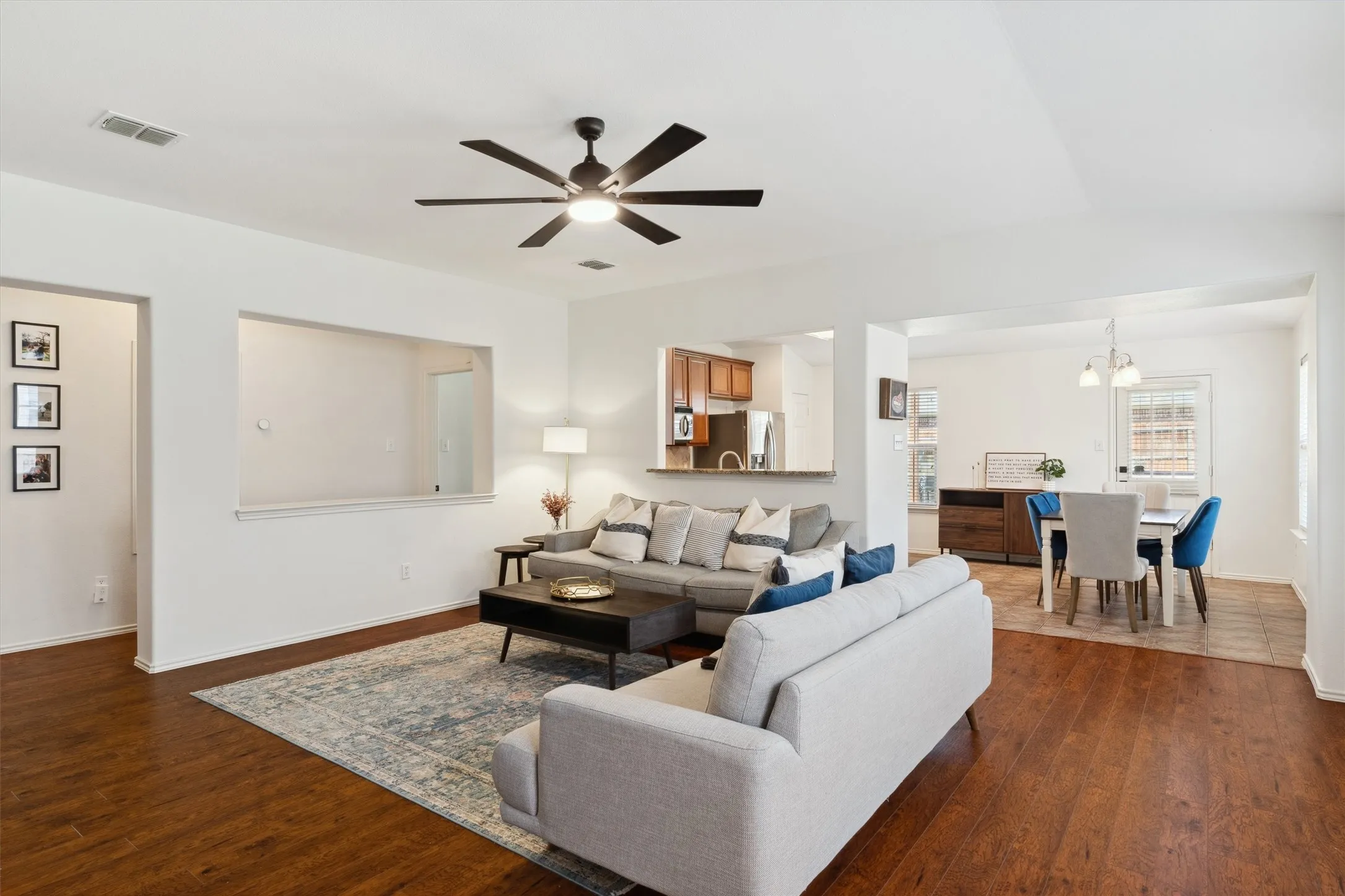Single Family Residence For Rent in Denton County , 2685 Calmwater Drive, Little Elm, Texas 75068, 3 Bedroom, 2 Bathroom, 2 Garage spaces, 1,672 Sqft, built in 2005, mls#21405819, Real Estate Agent in Little Elm, Homes For Rent in Denton county, Homes For Rent in Little Elm, Realtor in Little Elm Texas, Real Estate Brokerage Independent Realty Texas, Luminita Cordes Realtor