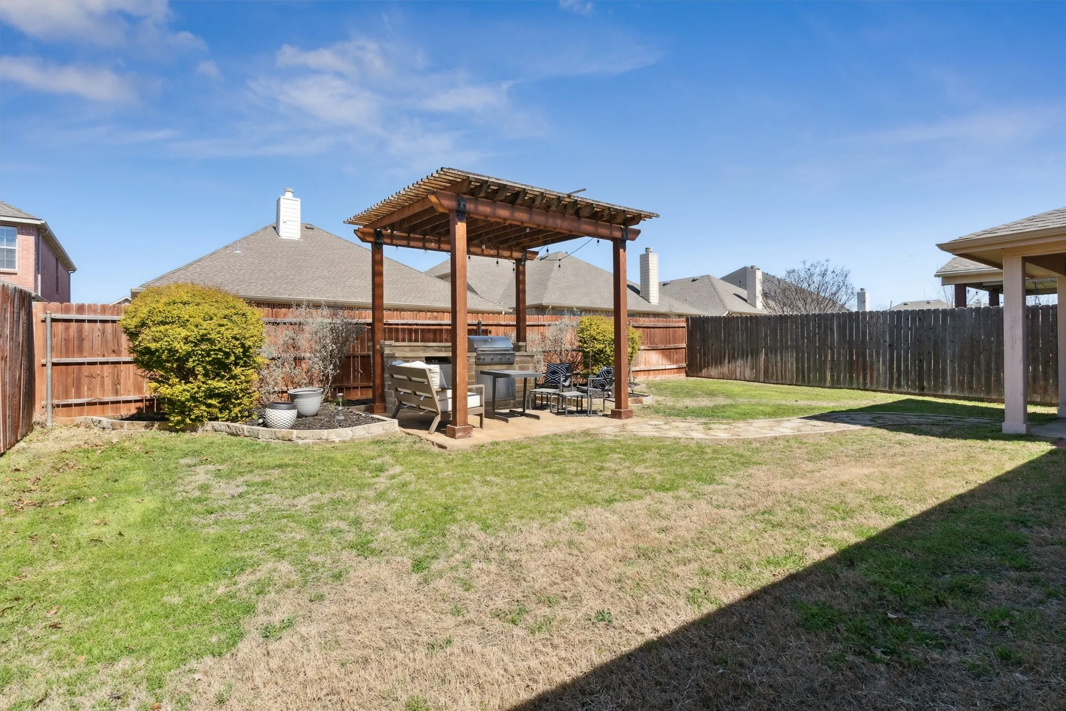 Single Family Residence For Rent in Denton County , 2685 Calmwater Drive, Little Elm, Texas 75068, 3 Bedroom, 2 Bathroom, 2 Garage spaces, 1,672 Sqft, built in 2005, mls#21405819, Real Estate Agent in Little Elm, Homes For Rent in Denton county, Homes For Rent in Little Elm, Realtor in Little Elm Texas, Real Estate Brokerage Independent Realty Texas, Luminita Cordes Realtor