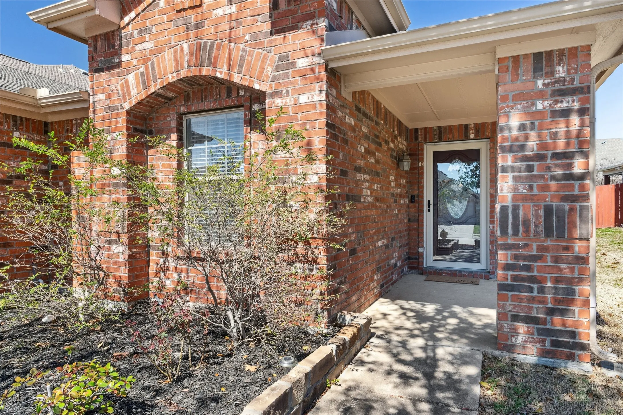 Single Family Residence For Rent in Denton County , 2685 Calmwater Drive, Little Elm, Texas 75068, 3 Bedroom, 2 Bathroom, 2 Garage spaces, 1,672 Sqft, built in 2005, mls#21405819, Real Estate Agent in Little Elm, Homes For Rent in Denton county, Homes For Rent in Little Elm, Realtor in Little Elm Texas, Real Estate Brokerage Independent Realty Texas, Luminita Cordes Realtor