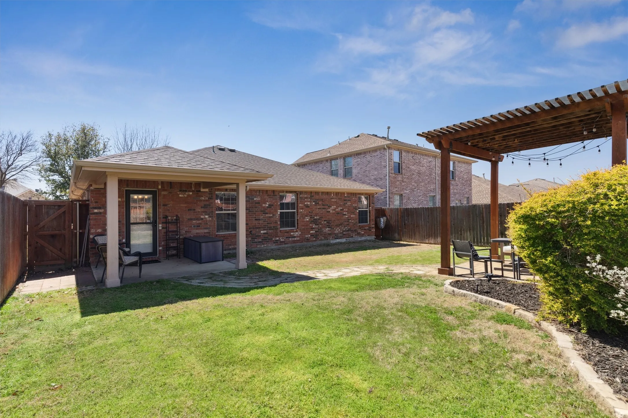 Single Family Residence For Rent in Denton County , 2685 Calmwater Drive, Little Elm, Texas 75068, 3 Bedroom, 2 Bathroom, 2 Garage spaces, 1,672 Sqft, built in 2005, mls#21405819, Real Estate Agent in Little Elm, Homes For Rent in Denton county, Homes For Rent in Little Elm, Realtor in Little Elm Texas, Real Estate Brokerage Independent Realty Texas, Luminita Cordes Realtor