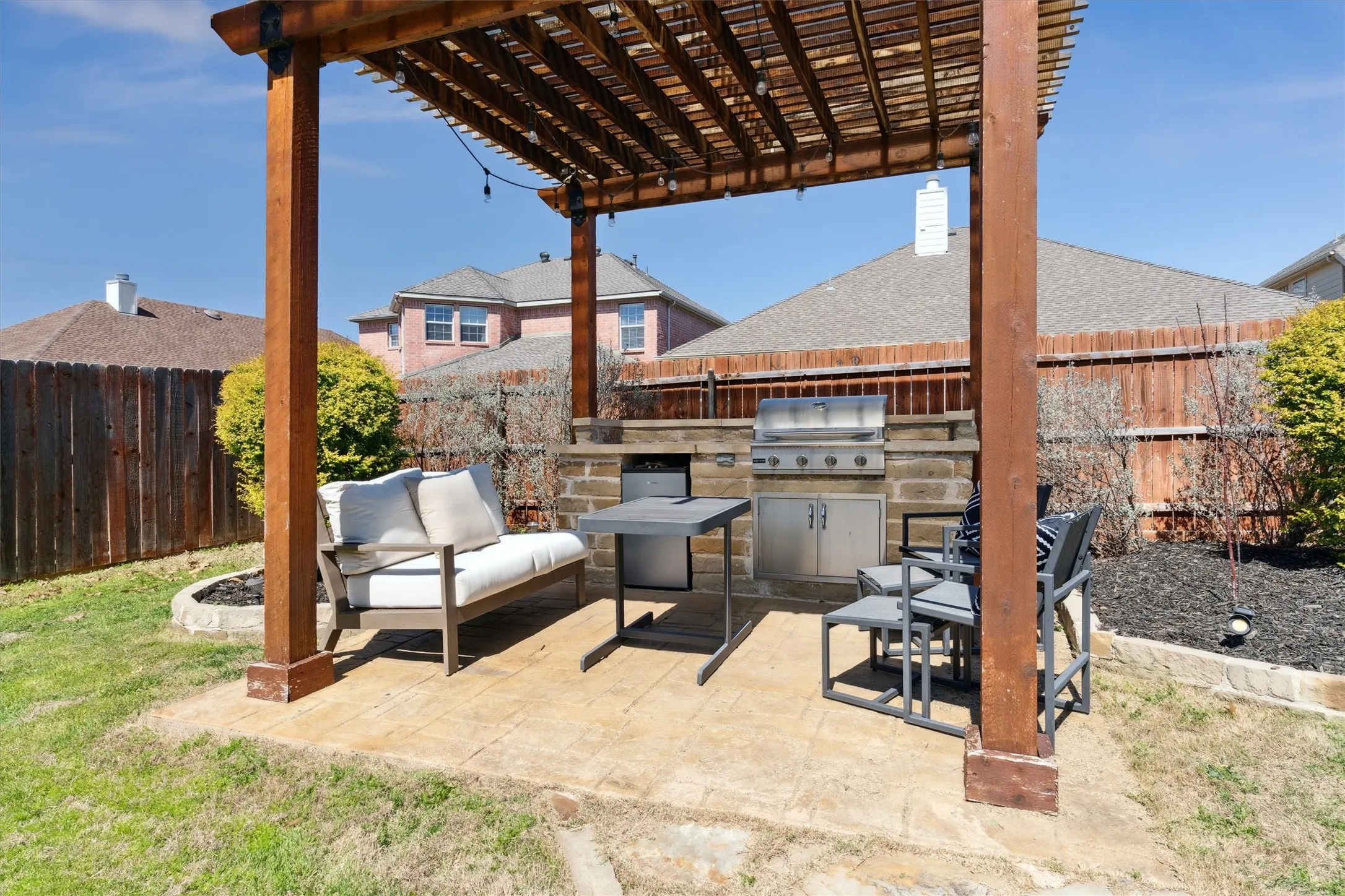 Single Family Residence For Rent in Denton County , 2685 Calmwater Drive, Little Elm, Texas 75068, 3 Bedroom, 2 Bathroom, 2 Garage spaces, 1,672 Sqft, built in 2005, mls#21405819, Real Estate Agent in Little Elm, Homes For Rent in Denton county, Homes For Rent in Little Elm, Realtor in Little Elm Texas, Real Estate Brokerage Independent Realty Texas, Luminita Cordes Realtor