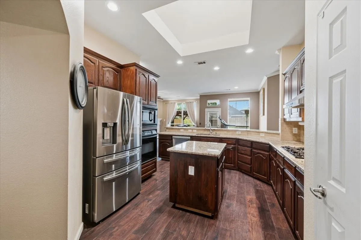Single Family Residence For Sale in Tarrant County , 3135 Guadaloupe, Grand Prairie, Texas 75054, 3 Bedroom, 2 Bathroom, 2 Garage spaces, 1,961 Sqft, built in 2005, mls#21403334, Real Estate Agent in Grand Prairie, Homes For Sale in Tarrant county, Homes For Sale in Grand Prairie, Realtor in Grand Prairie Texas, Real Estate Brokerage Independent Realty Texas, Luminita Cordes Realtor