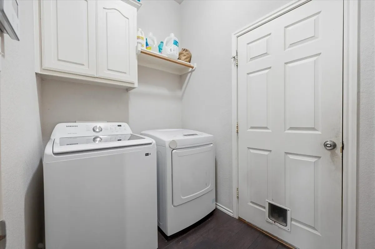 Single Family Residence For Sale in Tarrant County , 3135 Guadaloupe, Grand Prairie, Texas 75054, 3 Bedroom, 2 Bathroom, 2 Garage spaces, 1,961 Sqft, built in 2005, mls#21403334, Real Estate Agent in Grand Prairie, Homes For Sale in Tarrant county, Homes For Sale in Grand Prairie, Realtor in Grand Prairie Texas, Real Estate Brokerage Independent Realty Texas, Luminita Cordes Realtor