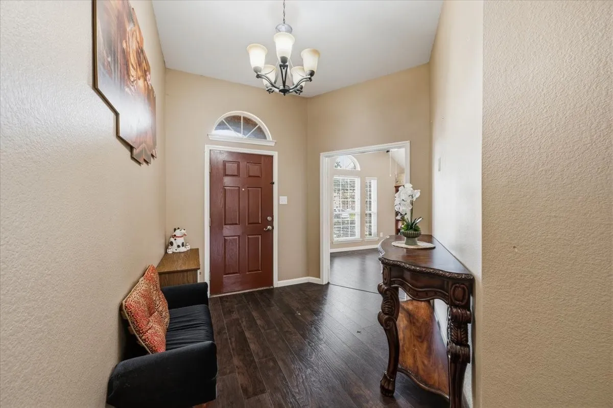 Single Family Residence For Sale in Tarrant County , 3135 Guadaloupe, Grand Prairie, Texas 75054, 3 Bedroom, 2 Bathroom, 2 Garage spaces, 1,961 Sqft, built in 2005, mls#21403334, Real Estate Agent in Grand Prairie, Homes For Sale in Tarrant county, Homes For Sale in Grand Prairie, Realtor in Grand Prairie Texas, Real Estate Brokerage Independent Realty Texas, Luminita Cordes Realtor