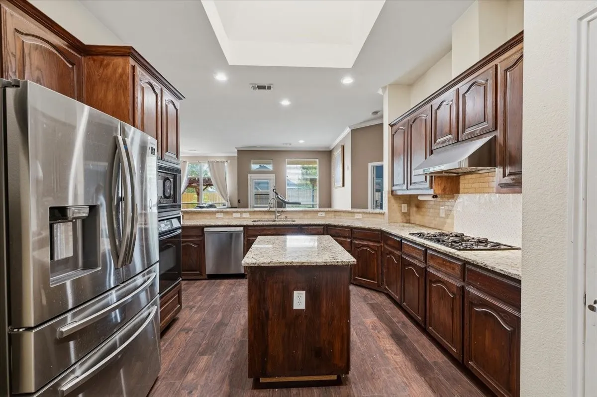 Single Family Residence For Sale in Tarrant County , 3135 Guadaloupe, Grand Prairie, Texas 75054, 3 Bedroom, 2 Bathroom, 2 Garage spaces, 1,961 Sqft, built in 2005, mls#21403334, Real Estate Agent in Grand Prairie, Homes For Sale in Tarrant county, Homes For Sale in Grand Prairie, Realtor in Grand Prairie Texas, Real Estate Brokerage Independent Realty Texas, Luminita Cordes Realtor