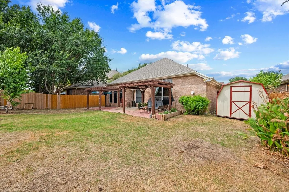 Single Family Residence For Sale in Tarrant County , 3135 Guadaloupe, Grand Prairie, Texas 75054, 3 Bedroom, 2 Bathroom, 2 Garage spaces, 1,961 Sqft, built in 2005, mls#21403334, Real Estate Agent in Grand Prairie, Homes For Sale in Tarrant county, Homes For Sale in Grand Prairie, Realtor in Grand Prairie Texas, Real Estate Brokerage Independent Realty Texas, Luminita Cordes Realtor