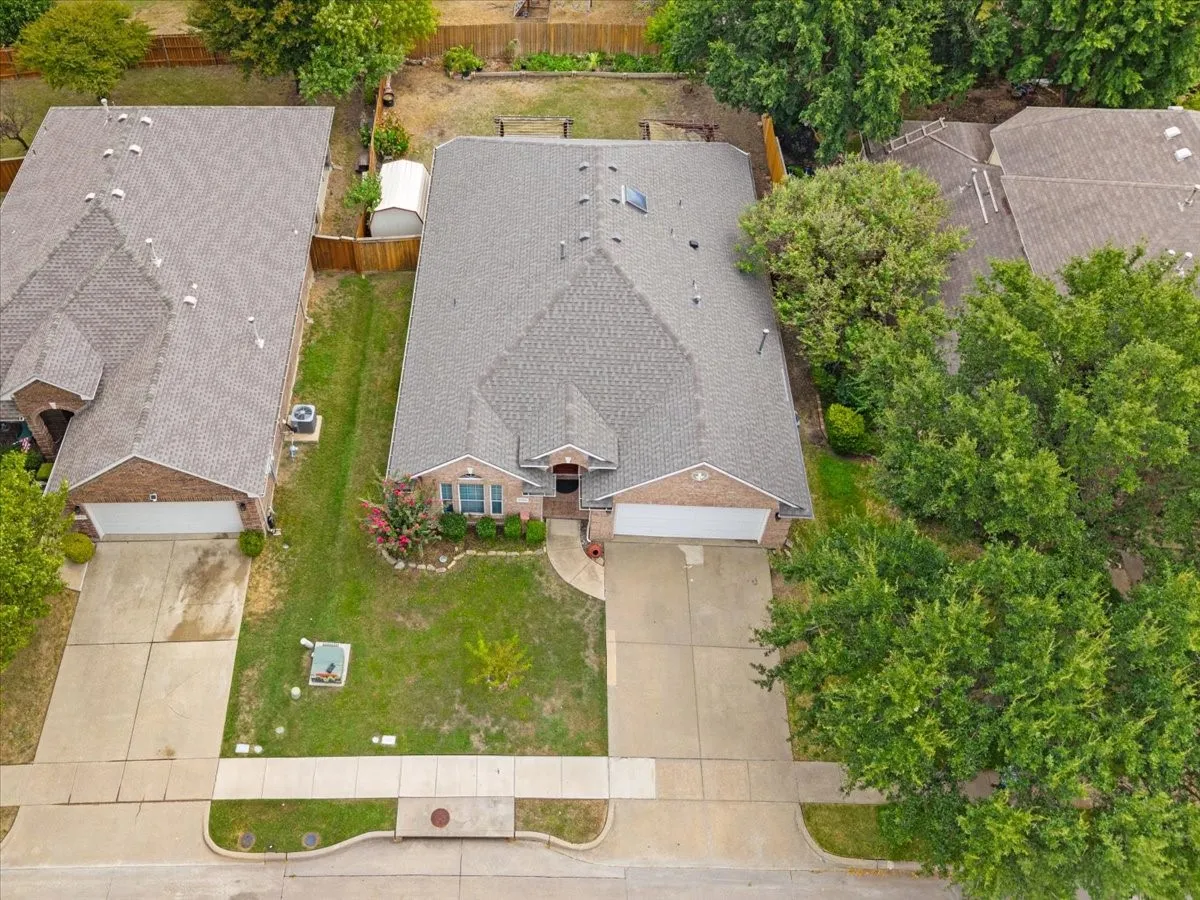Single Family Residence For Sale in Tarrant County , 3135 Guadaloupe, Grand Prairie, Texas 75054, 3 Bedroom, 2 Bathroom, 2 Garage spaces, 1,961 Sqft, built in 2005, mls#21403334, Real Estate Agent in Grand Prairie, Homes For Sale in Tarrant county, Homes For Sale in Grand Prairie, Realtor in Grand Prairie Texas, Real Estate Brokerage Independent Realty Texas, Luminita Cordes Realtor