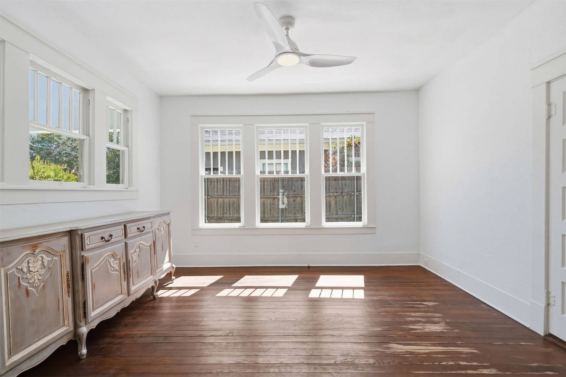 Front bedroom or office