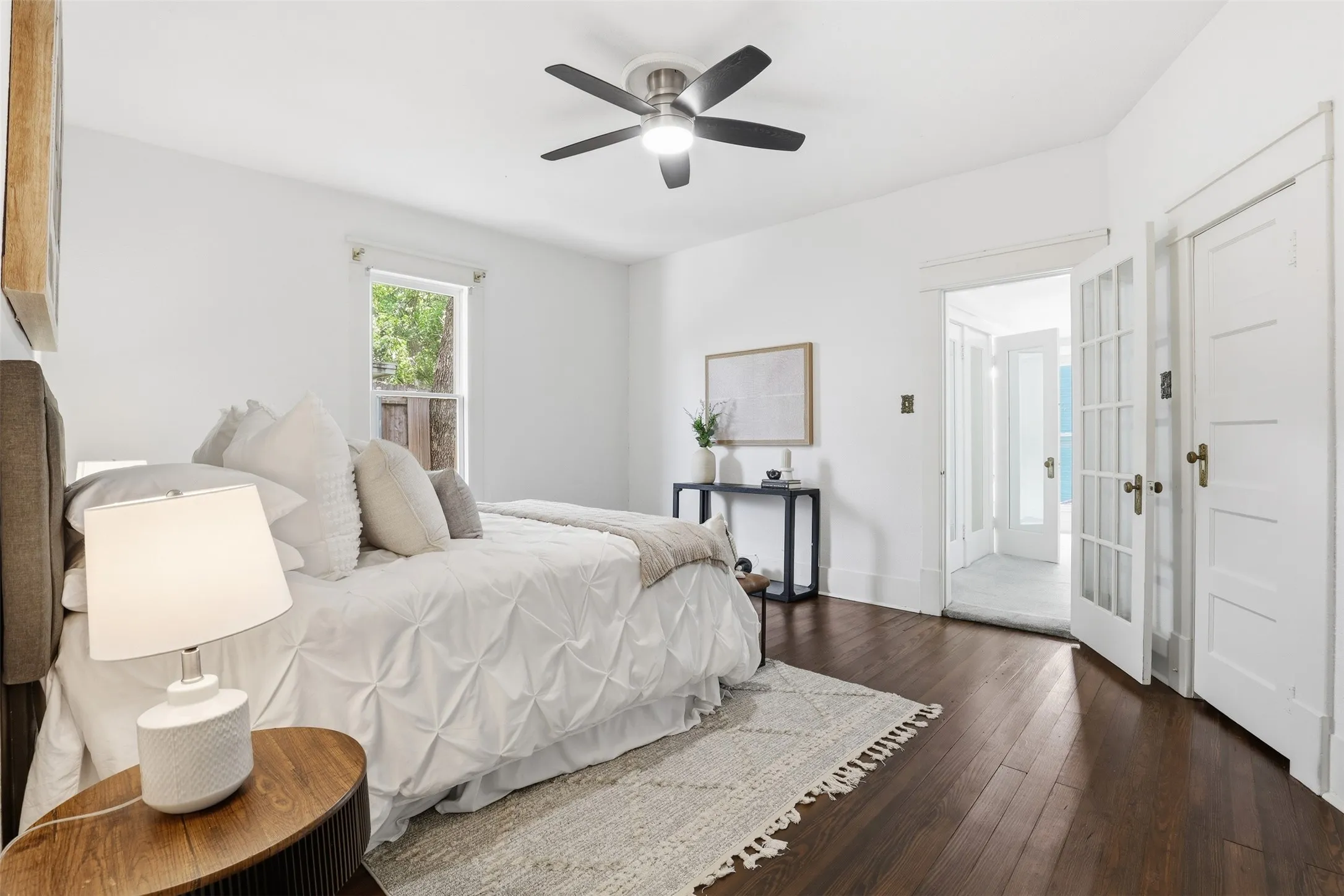 Single Family Residence For Sale in Tarrant County , 1932 5th Avenue, Fort Worth, Texas 76110, 3 Bedroom, 2 Bathroom, 1 Garage spaces, 1,936 Sqft, built in 1919, mls#21405557, Real Estate Agent in Fort Worth, Homes For Sale in Tarrant county, Homes For Sale in Fort Worth, Realtor in Fort Worth Texas, Real Estate Brokerage Independent Realty Texas, Luminita Cordes Realtor