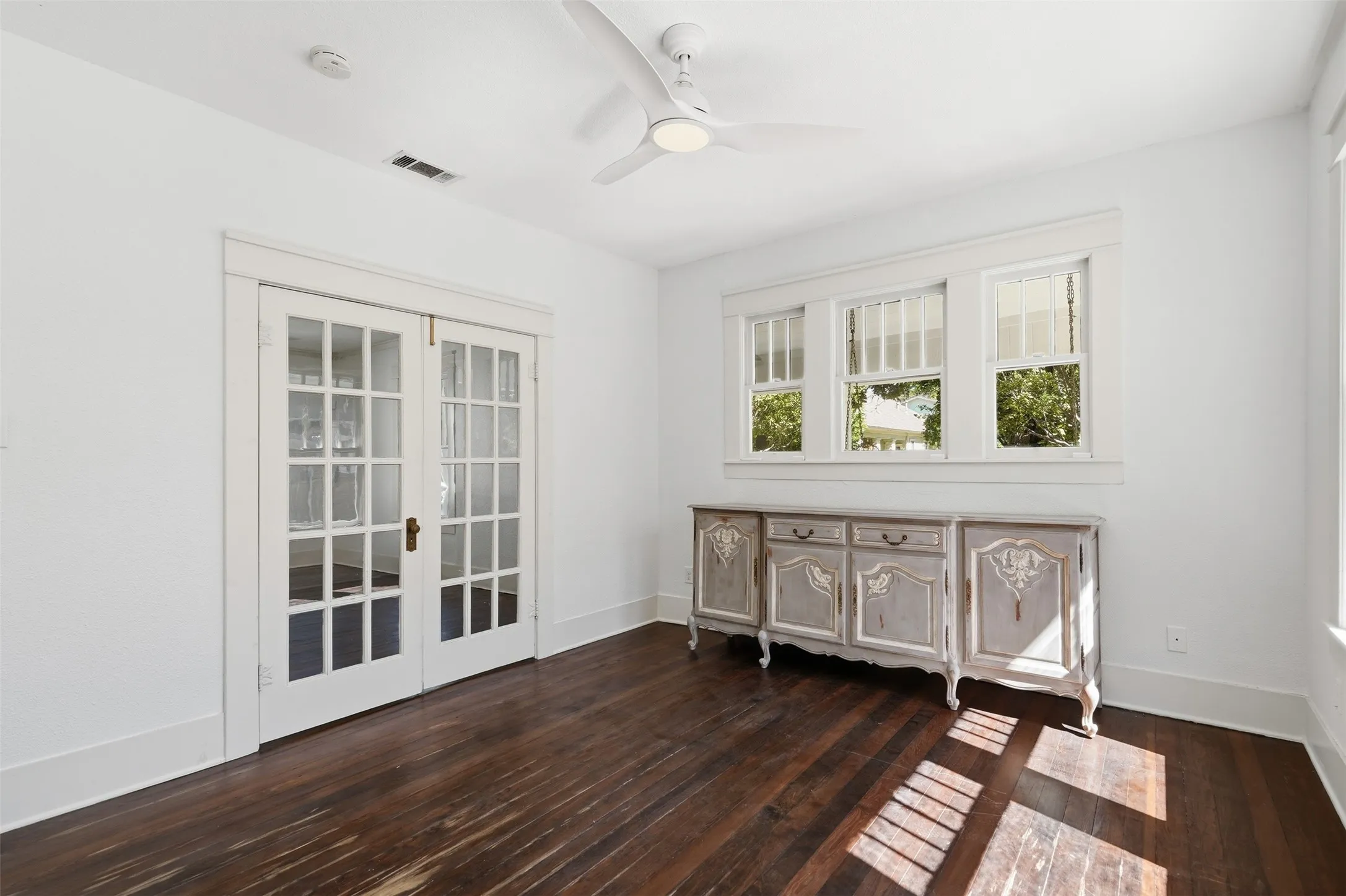 Front bedroom or office