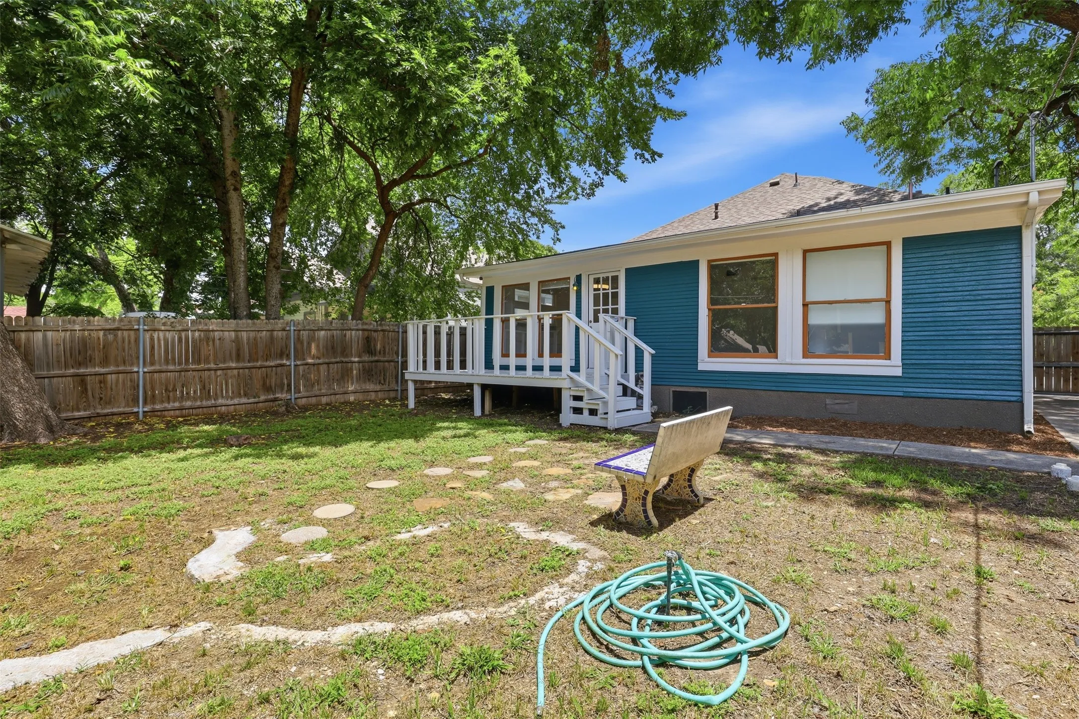 Single Family Residence For Sale in Tarrant County , 1932 5th Avenue, Fort Worth, Texas 76110, 3 Bedroom, 2 Bathroom, 1 Garage spaces, 1,936 Sqft, built in 1919, mls#21405557, Real Estate Agent in Fort Worth, Homes For Sale in Tarrant county, Homes For Sale in Fort Worth, Realtor in Fort Worth Texas, Real Estate Brokerage Independent Realty Texas, Luminita Cordes Realtor