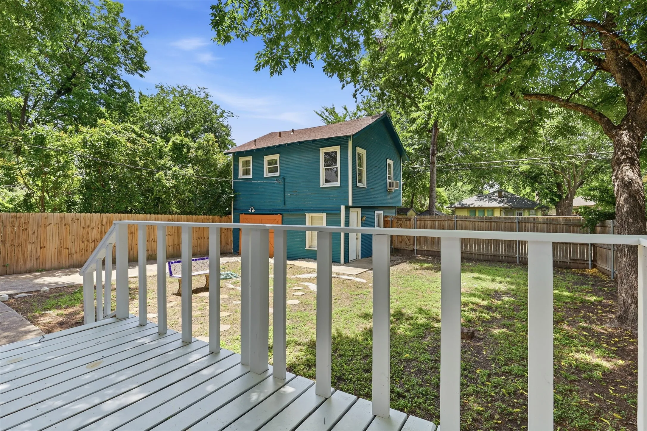 Single Family Residence For Sale in Tarrant County , 1932 5th Avenue, Fort Worth, Texas 76110, 3 Bedroom, 2 Bathroom, 1 Garage spaces, 1,936 Sqft, built in 1919, mls#21405557, Real Estate Agent in Fort Worth, Homes For Sale in Tarrant county, Homes For Sale in Fort Worth, Realtor in Fort Worth Texas, Real Estate Brokerage Independent Realty Texas, Luminita Cordes Realtor