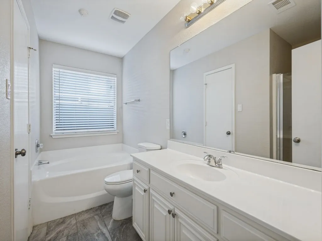 Single Family Residence For Sale in Collin County , 2616 Emerald Lane, Mc Kinney, Texas 75071, 3 Bedroom, 2 Bathroom, 2 Garage spaces, 1,527 Sqft, built in 2005, mls#21403727, Real Estate Agent in Mc Kinney, Homes For Sale in Collin county, Homes For Sale in Mc Kinney, Realtor in Mc Kinney Texas, Real Estate Brokerage Independent Realty Texas, Luminita Cordes Realtor