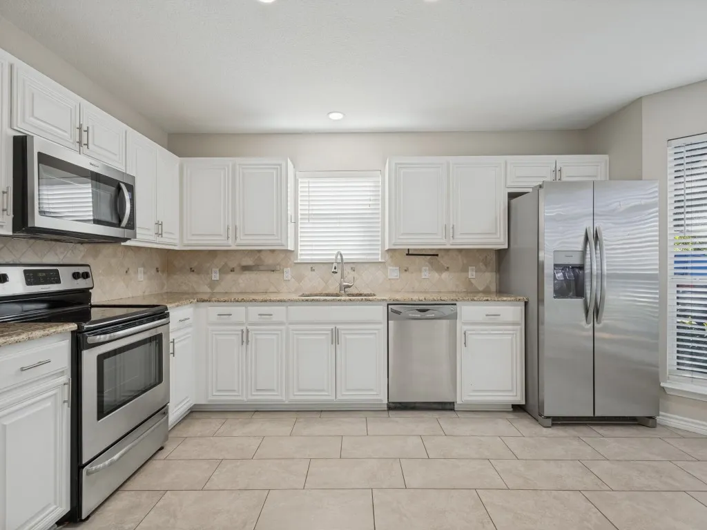 Single Family Residence For Sale in Collin County , 2616 Emerald Lane, Mc Kinney, Texas 75071, 3 Bedroom, 2 Bathroom, 2 Garage spaces, 1,527 Sqft, built in 2005, mls#21403727, Real Estate Agent in Mc Kinney, Homes For Sale in Collin county, Homes For Sale in Mc Kinney, Realtor in Mc Kinney Texas, Real Estate Brokerage Independent Realty Texas, Luminita Cordes Realtor
