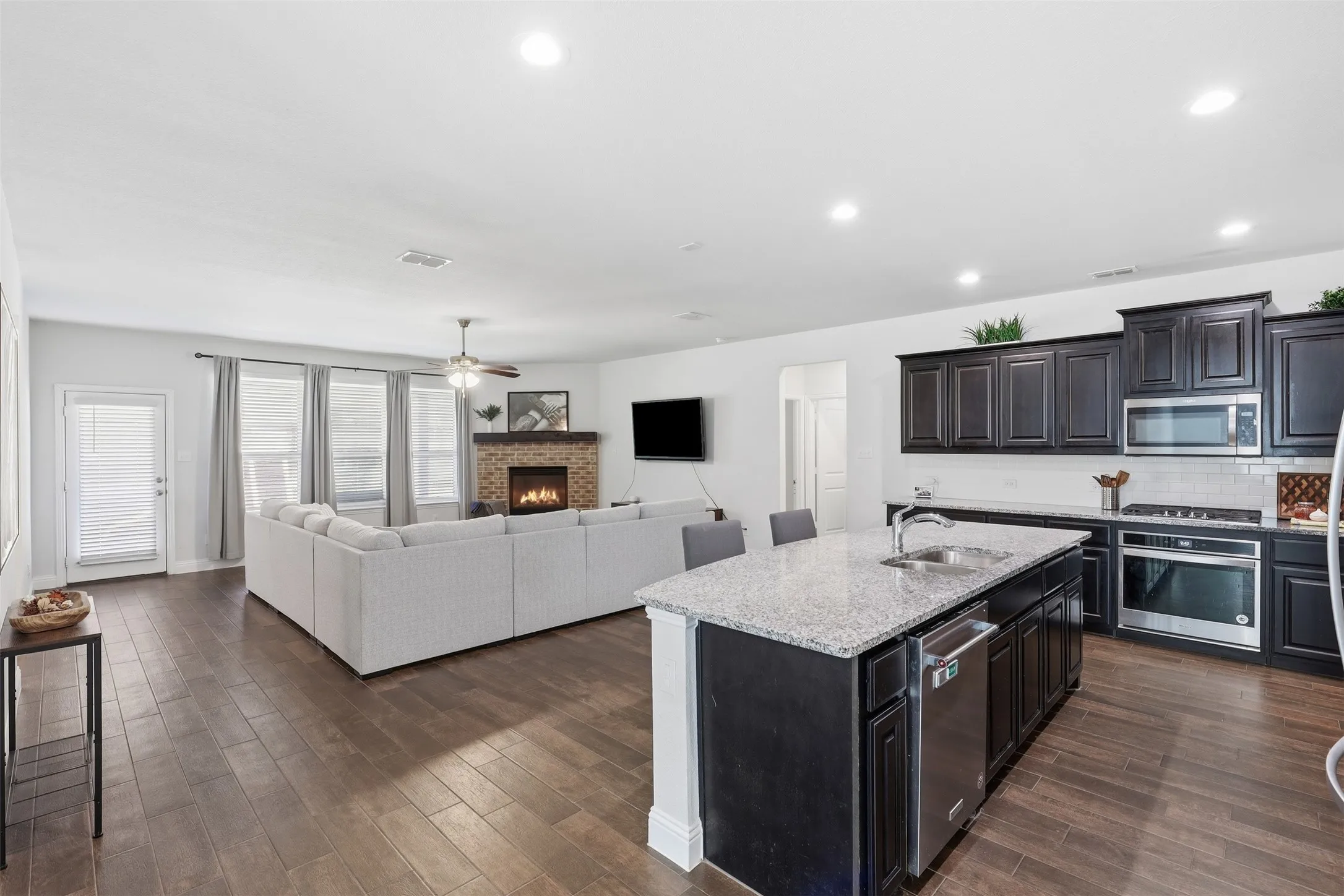 Single Family Residence For Sale in Parker County , 15116 Belclaire Avenue, Aledo, Texas 76008, 4 Bedroom, 4 Bathroom, 2 Garage spaces, 3,205 Sqft, built in 2021, mls#21405837, Real Estate Agent in Aledo, Homes For Sale in Parker county, Homes For Sale in Aledo, Realtor in Aledo Texas, Real Estate Brokerage Independent Realty Texas, Luminita Cordes Realtor