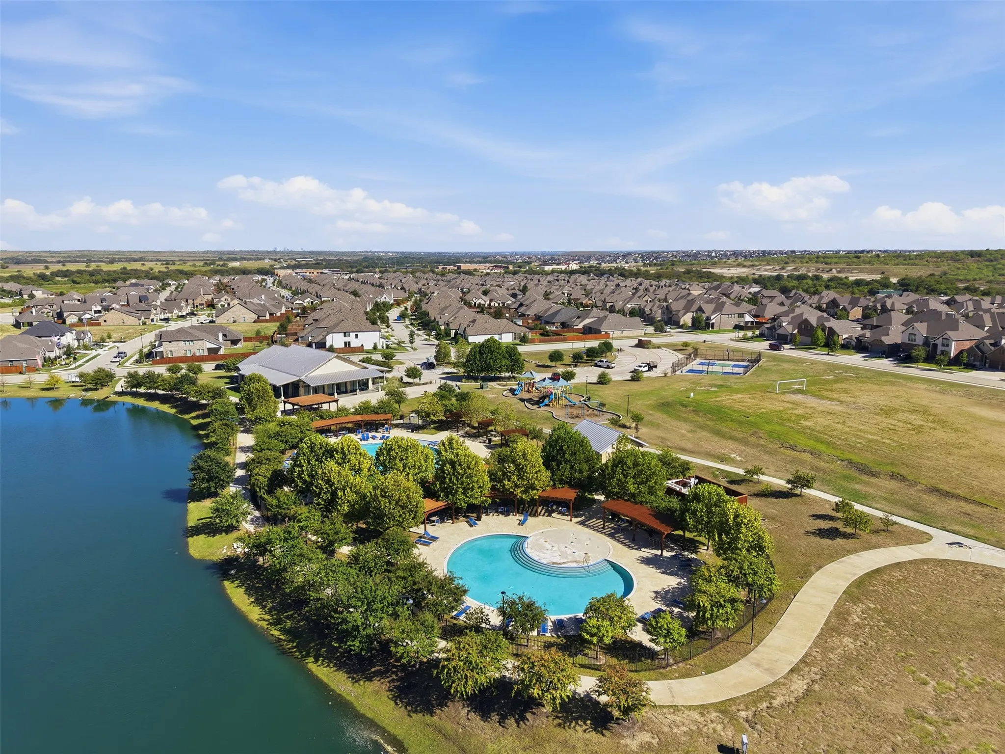Single Family Residence For Sale in Parker County , 15116 Belclaire Avenue, Aledo, Texas 76008, 4 Bedroom, 4 Bathroom, 2 Garage spaces, 3,205 Sqft, built in 2021, mls#21405837, Real Estate Agent in Aledo, Homes For Sale in Parker county, Homes For Sale in Aledo, Realtor in Aledo Texas, Real Estate Brokerage Independent Realty Texas, Luminita Cordes Realtor