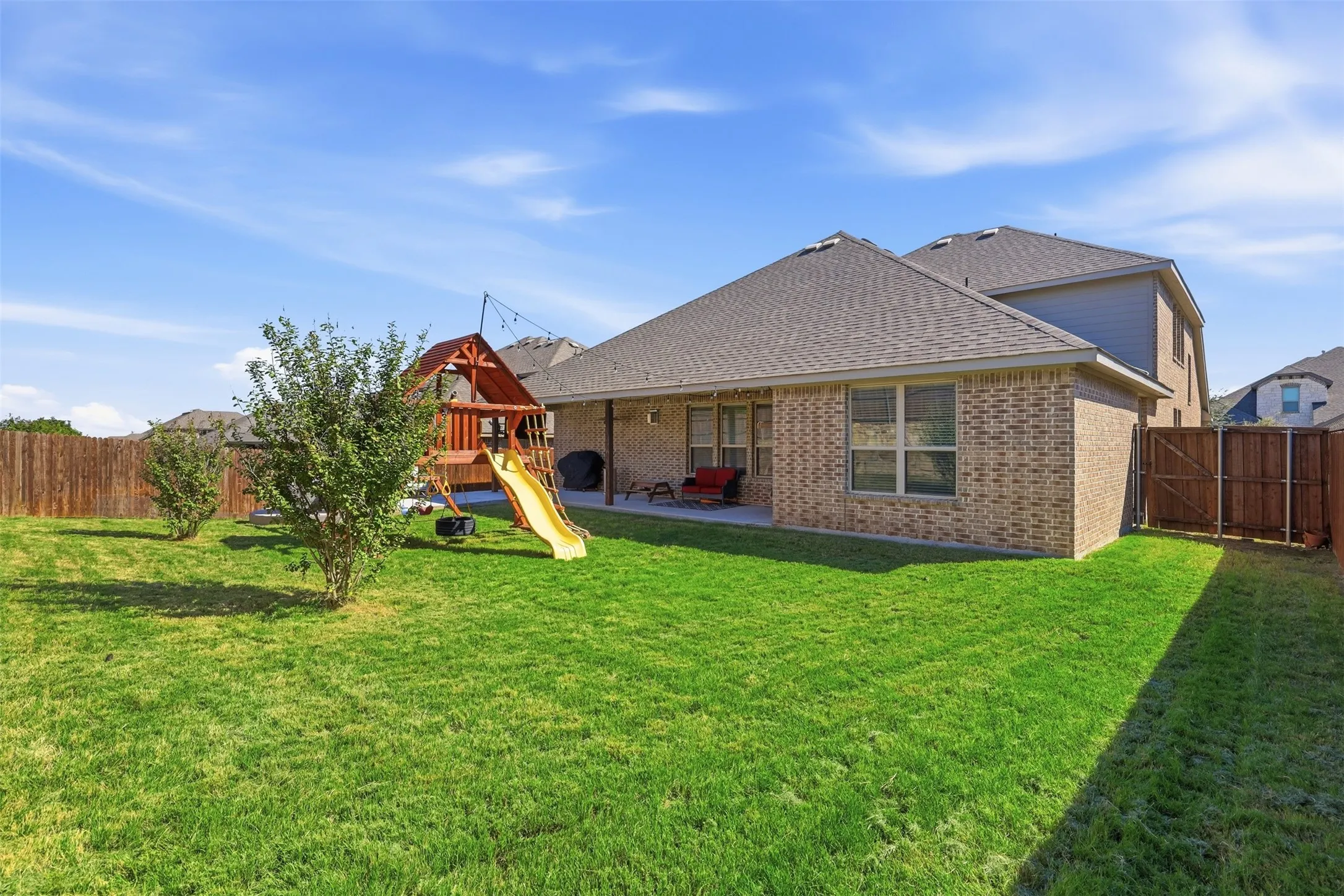 Single Family Residence For Sale in Parker County , 15116 Belclaire Avenue, Aledo, Texas 76008, 4 Bedroom, 4 Bathroom, 2 Garage spaces, 3,205 Sqft, built in 2021, mls#21405837, Real Estate Agent in Aledo, Homes For Sale in Parker county, Homes For Sale in Aledo, Realtor in Aledo Texas, Real Estate Brokerage Independent Realty Texas, Luminita Cordes Realtor