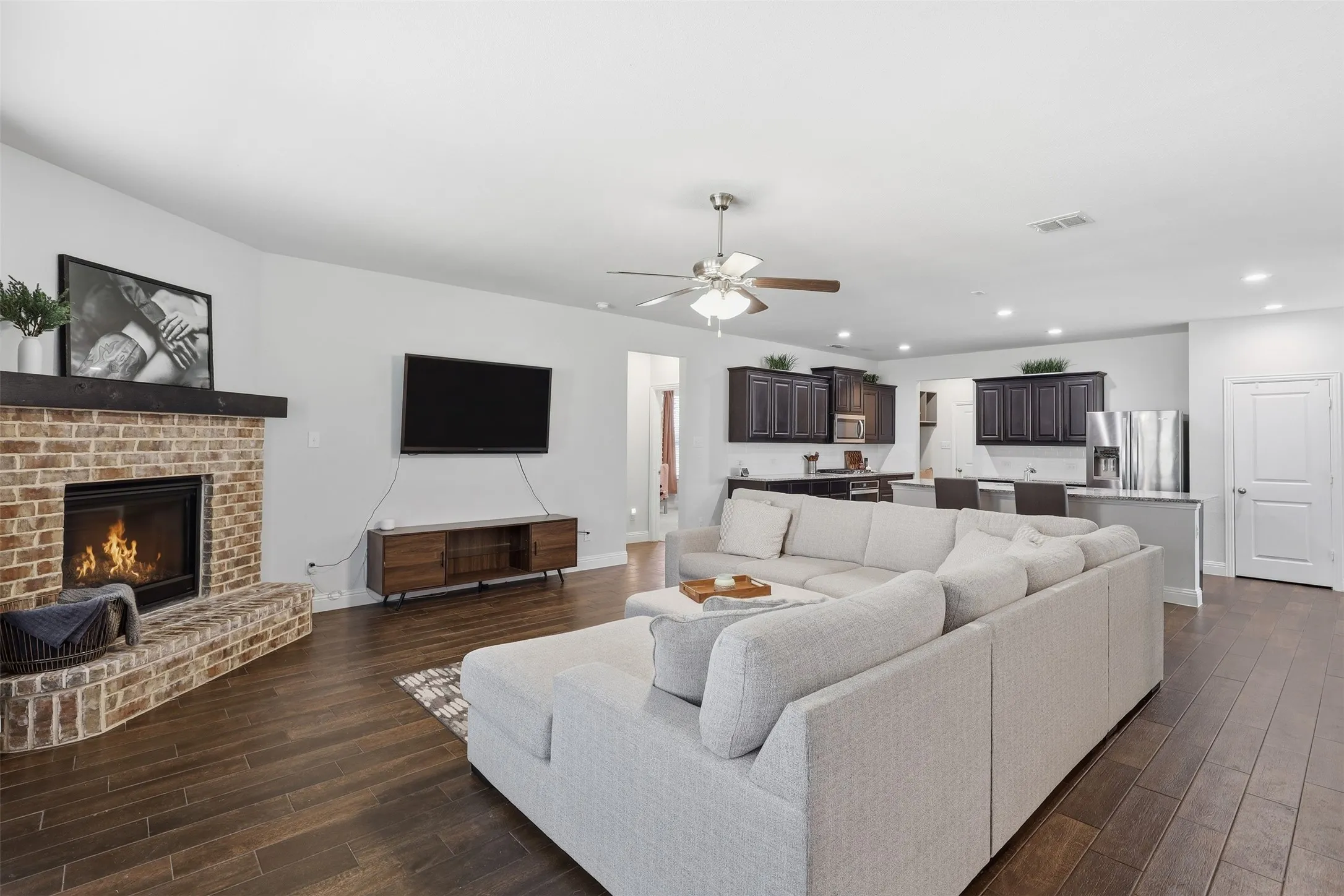 Single Family Residence For Sale in Parker County , 15116 Belclaire Avenue, Aledo, Texas 76008, 4 Bedroom, 4 Bathroom, 2 Garage spaces, 3,205 Sqft, built in 2021, mls#21405837, Real Estate Agent in Aledo, Homes For Sale in Parker county, Homes For Sale in Aledo, Realtor in Aledo Texas, Real Estate Brokerage Independent Realty Texas, Luminita Cordes Realtor