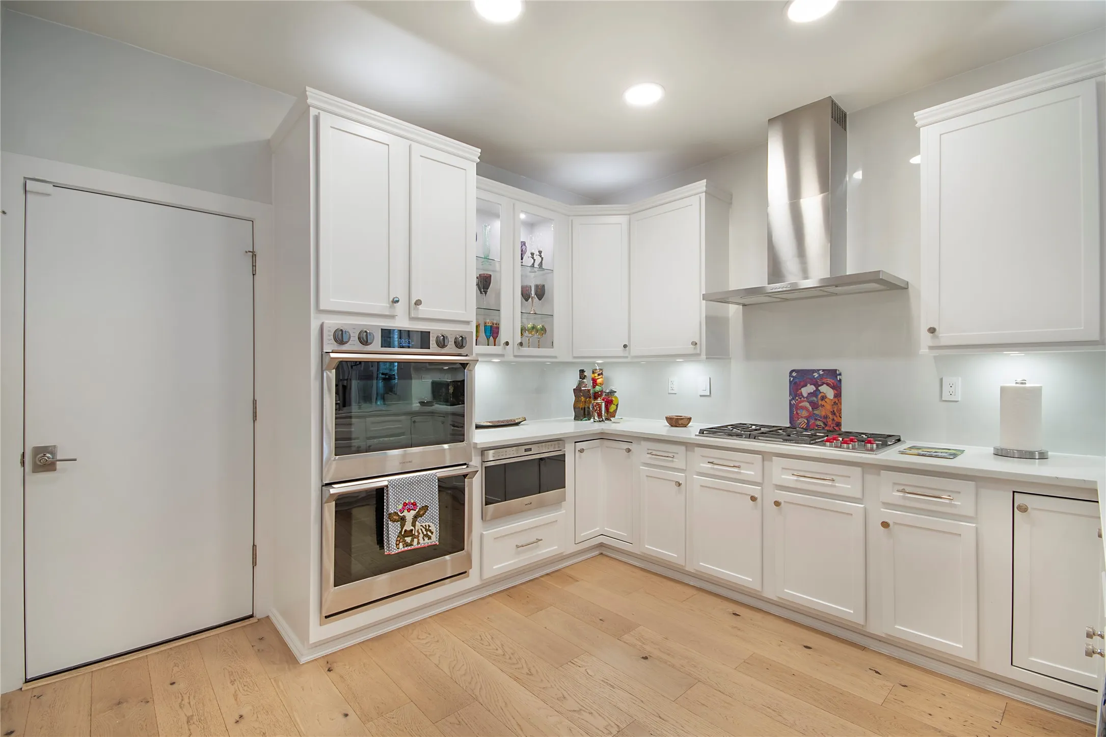 Single Family Residence For Rent in Dallas County , 11804 Forest Lakes Lane, Dallas, Texas 75230, 3 Bedroom, 3 Bathroom, 2 Garage spaces, 2,029 Sqft, built in 1984, mls#21405625, Real Estate Agent in Dallas, Homes For Rent in Dallas county, Homes For Rent in Dallas, Realtor in Dallas Texas, Real Estate Brokerage Independent Realty Texas, Luminita Cordes Realtor