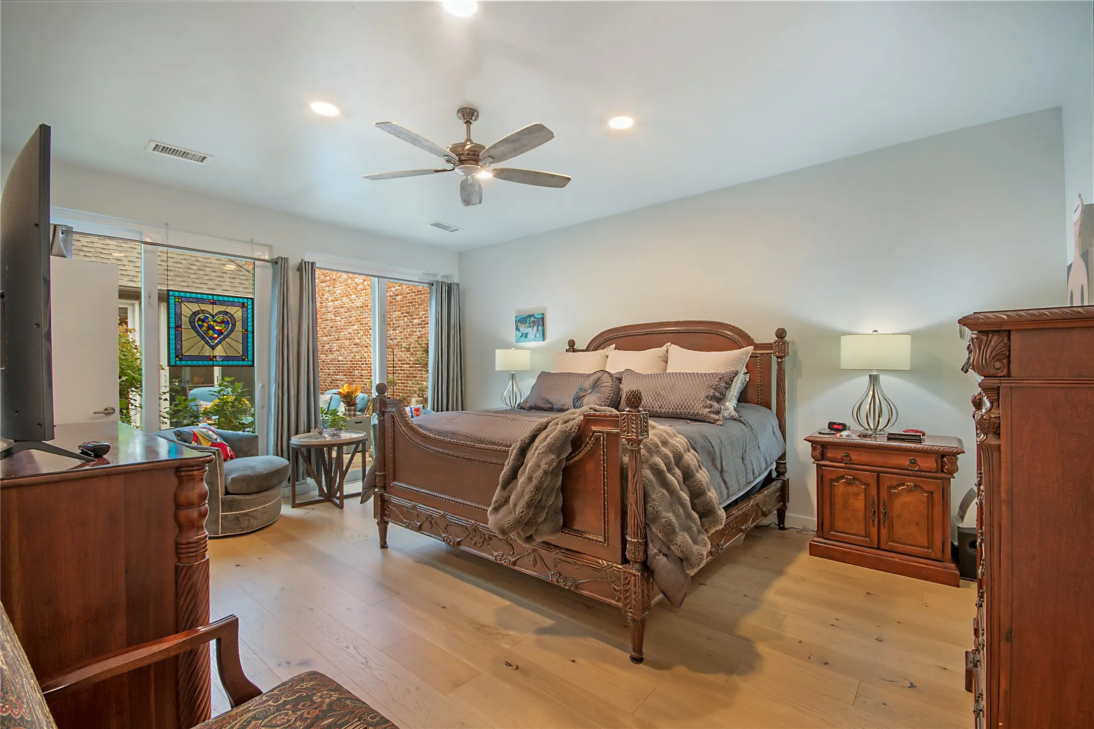 Single Family Residence For Rent in Dallas County , 11804 Forest Lakes Lane, Dallas, Texas 75230, 3 Bedroom, 3 Bathroom, 2 Garage spaces, 2,029 Sqft, built in 1984, mls#21405625, Real Estate Agent in Dallas, Homes For Rent in Dallas county, Homes For Rent in Dallas, Realtor in Dallas Texas, Real Estate Brokerage Independent Realty Texas, Luminita Cordes Realtor