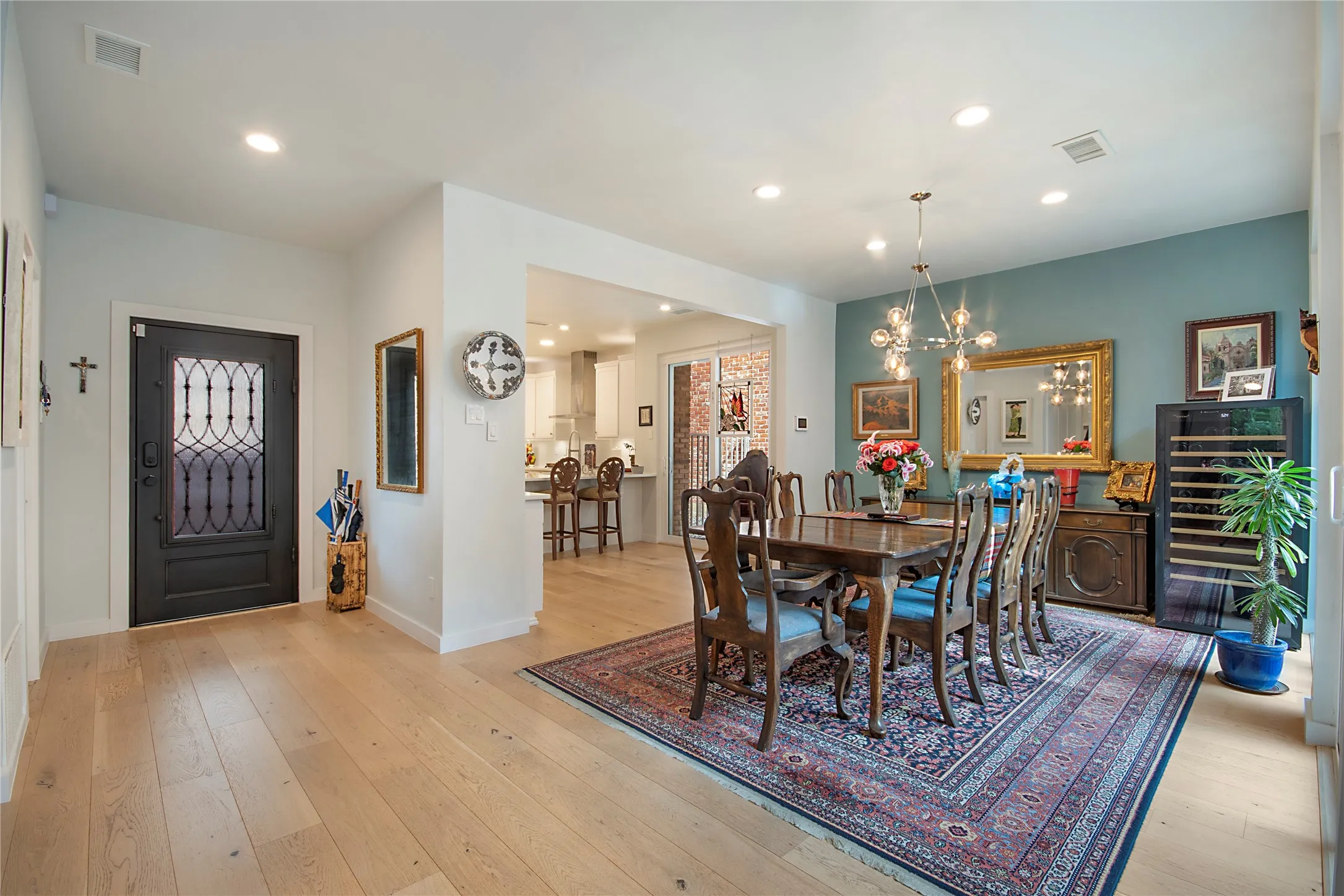 Single Family Residence For Rent in Dallas County , 11804 Forest Lakes Lane, Dallas, Texas 75230, 3 Bedroom, 3 Bathroom, 2 Garage spaces, 2,029 Sqft, built in 1984, mls#21405625, Real Estate Agent in Dallas, Homes For Rent in Dallas county, Homes For Rent in Dallas, Realtor in Dallas Texas, Real Estate Brokerage Independent Realty Texas, Luminita Cordes Realtor