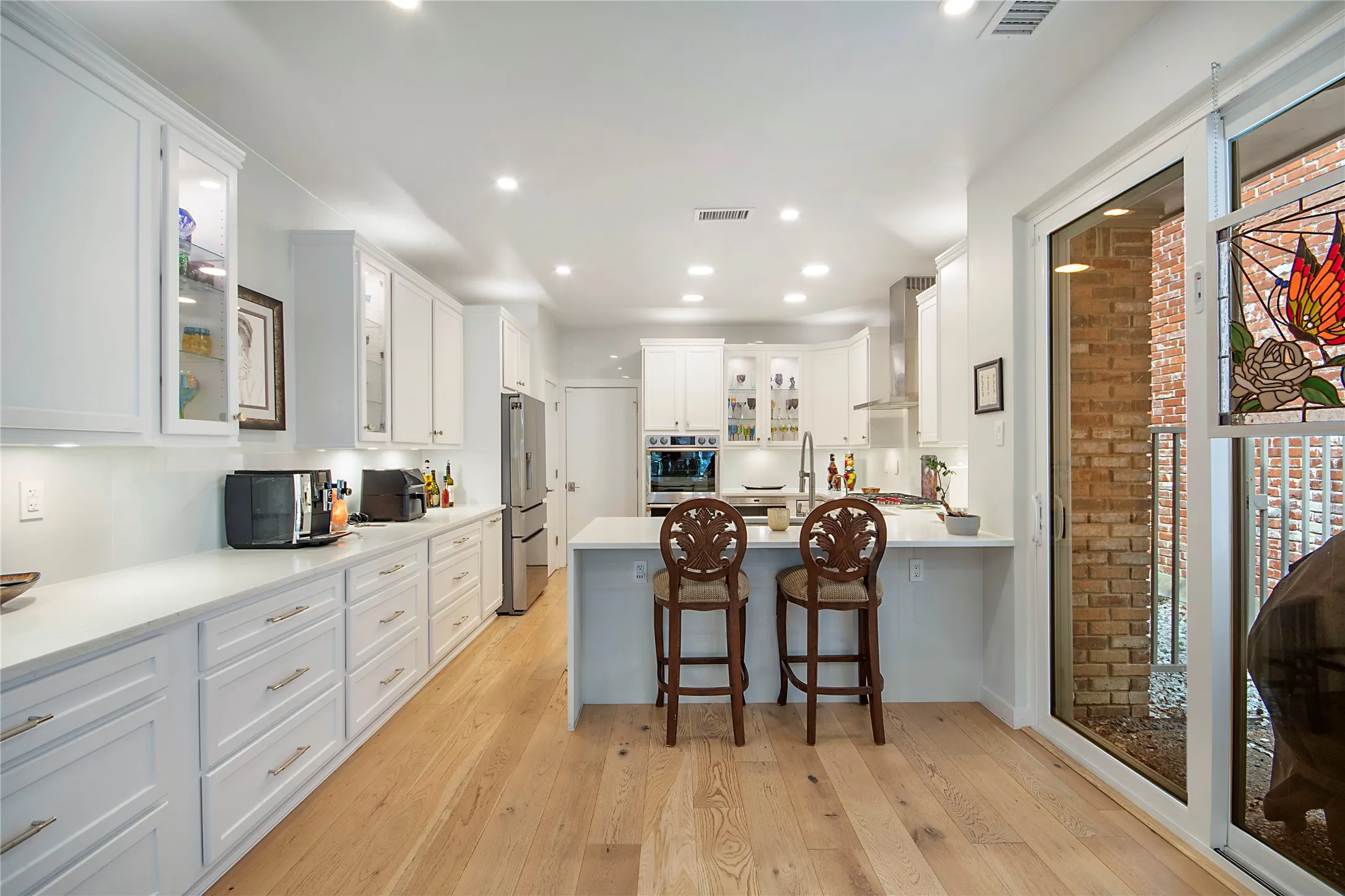 Single Family Residence For Rent in Dallas County , 11804 Forest Lakes Lane, Dallas, Texas 75230, 3 Bedroom, 3 Bathroom, 2 Garage spaces, 2,029 Sqft, built in 1984, mls#21405625, Real Estate Agent in Dallas, Homes For Rent in Dallas county, Homes For Rent in Dallas, Realtor in Dallas Texas, Real Estate Brokerage Independent Realty Texas, Luminita Cordes Realtor