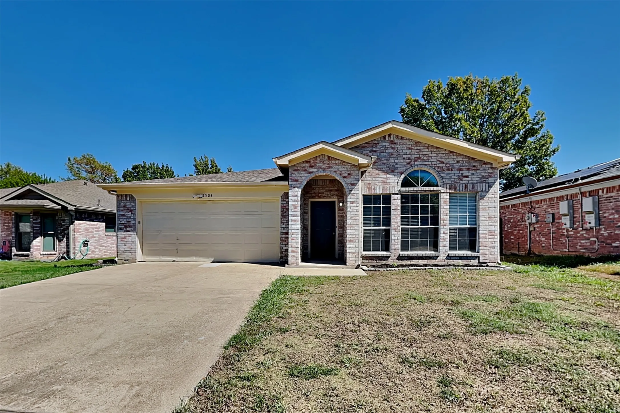 Single Family Residence For Rent in Tarrant County , 7904 Gardengate Lane, Fort Worth, Texas 76137, 3 Bedroom, 2 Bathroom, 2 Garage spaces, 1,780 Sqft, built in 1993, mls#21406638, Real Estate Agent in Fort Worth, Homes For Rent in Tarrant county, Homes For Rent in Fort Worth, Realtor in Fort Worth Texas, Real Estate Brokerage Independent Realty Texas, Luminita Cordes Realtor