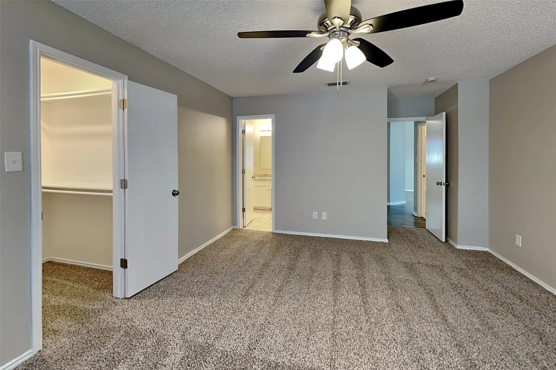 Single Family Residence For Rent in Tarrant County , 7904 Gardengate Lane, Fort Worth, Texas 76137, 3 Bedroom, 2 Bathroom, 2 Garage spaces, 1,780 Sqft, built in 1993, mls#21406638, Real Estate Agent in Fort Worth, Homes For Rent in Tarrant county, Homes For Rent in Fort Worth, Realtor in Fort Worth Texas, Real Estate Brokerage Independent Realty Texas, Luminita Cordes Realtor