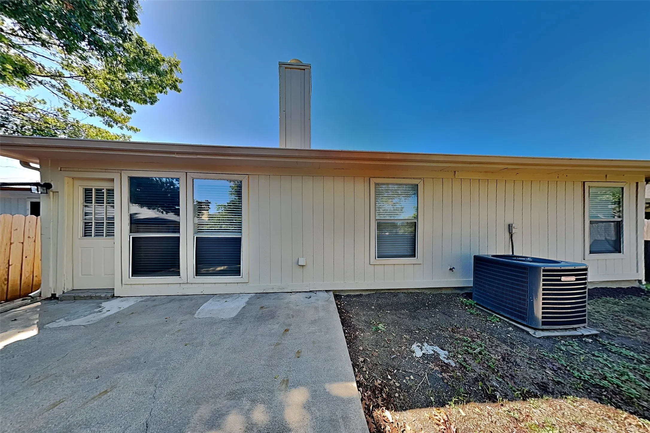 Single Family Residence For Rent in Tarrant County , 7904 Gardengate Lane, Fort Worth, Texas 76137, 3 Bedroom, 2 Bathroom, 2 Garage spaces, 1,780 Sqft, built in 1993, mls#21406638, Real Estate Agent in Fort Worth, Homes For Rent in Tarrant county, Homes For Rent in Fort Worth, Realtor in Fort Worth Texas, Real Estate Brokerage Independent Realty Texas, Luminita Cordes Realtor