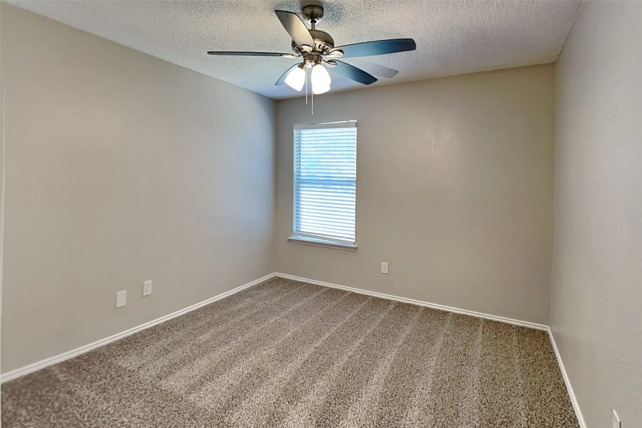 Single Family Residence For Rent in Tarrant County , 7904 Gardengate Lane, Fort Worth, Texas 76137, 3 Bedroom, 2 Bathroom, 2 Garage spaces, 1,780 Sqft, built in 1993, mls#21406638, Real Estate Agent in Fort Worth, Homes For Rent in Tarrant county, Homes For Rent in Fort Worth, Realtor in Fort Worth Texas, Real Estate Brokerage Independent Realty Texas, Luminita Cordes Realtor
