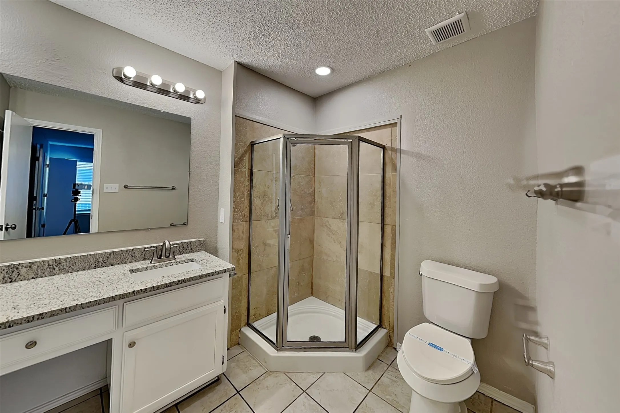 Single Family Residence For Rent in Tarrant County , 7904 Gardengate Lane, Fort Worth, Texas 76137, 3 Bedroom, 2 Bathroom, 2 Garage spaces, 1,780 Sqft, built in 1993, mls#21406638, Real Estate Agent in Fort Worth, Homes For Rent in Tarrant county, Homes For Rent in Fort Worth, Realtor in Fort Worth Texas, Real Estate Brokerage Independent Realty Texas, Luminita Cordes Realtor