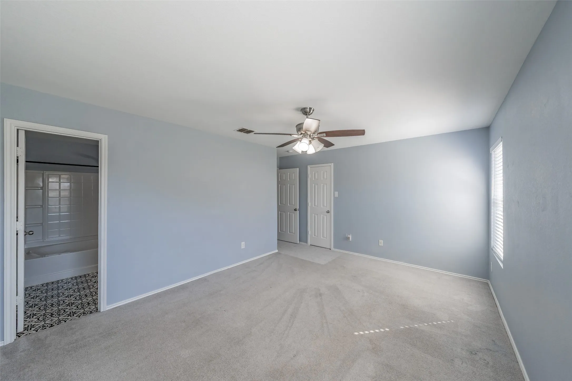 Single Family Residence For Sale in Tarrant County , 4512 Hounds Tail Lane, Fort Worth, Texas 76244, 3 Bedroom, 2 Bathroom, 2 Garage spaces, 1,507 Sqft, built in 2006, mls#21379851, Real Estate Agent in Fort Worth, Homes For Sale in Tarrant county, Homes For Sale in Fort Worth, Realtor in Fort Worth Texas, Real Estate Brokerage Independent Realty Texas, Luminita Cordes Realtor