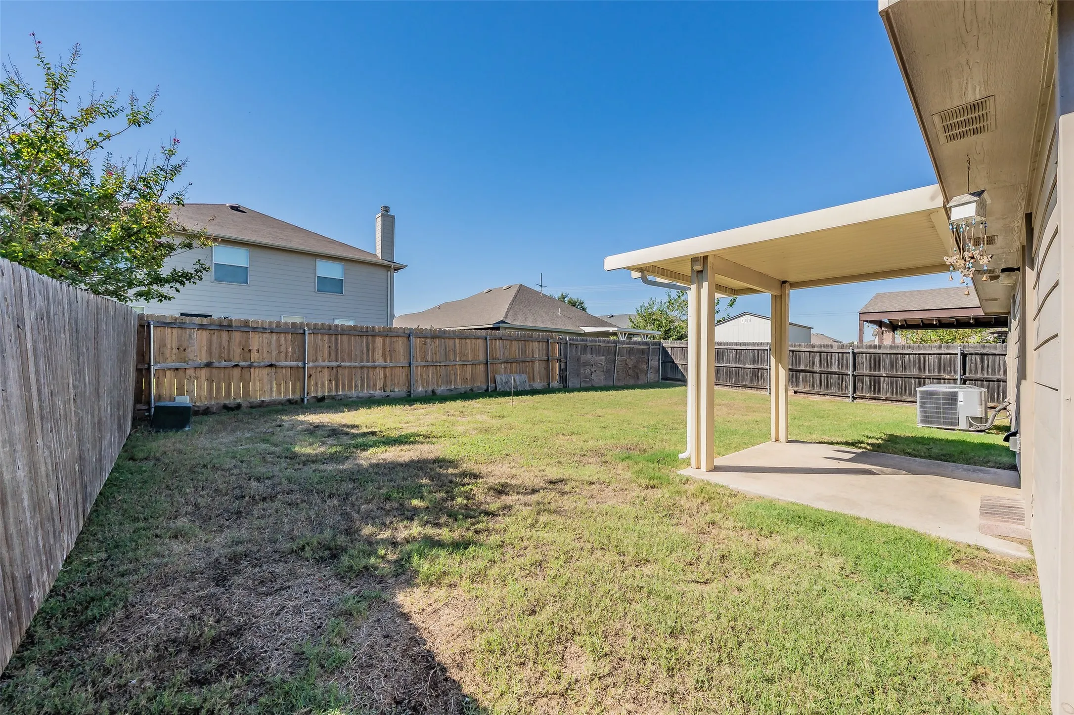 Single Family Residence For Sale in Tarrant County , 4512 Hounds Tail Lane, Fort Worth, Texas 76244, 3 Bedroom, 2 Bathroom, 2 Garage spaces, 1,507 Sqft, built in 2006, mls#21379851, Real Estate Agent in Fort Worth, Homes For Sale in Tarrant county, Homes For Sale in Fort Worth, Realtor in Fort Worth Texas, Real Estate Brokerage Independent Realty Texas, Luminita Cordes Realtor