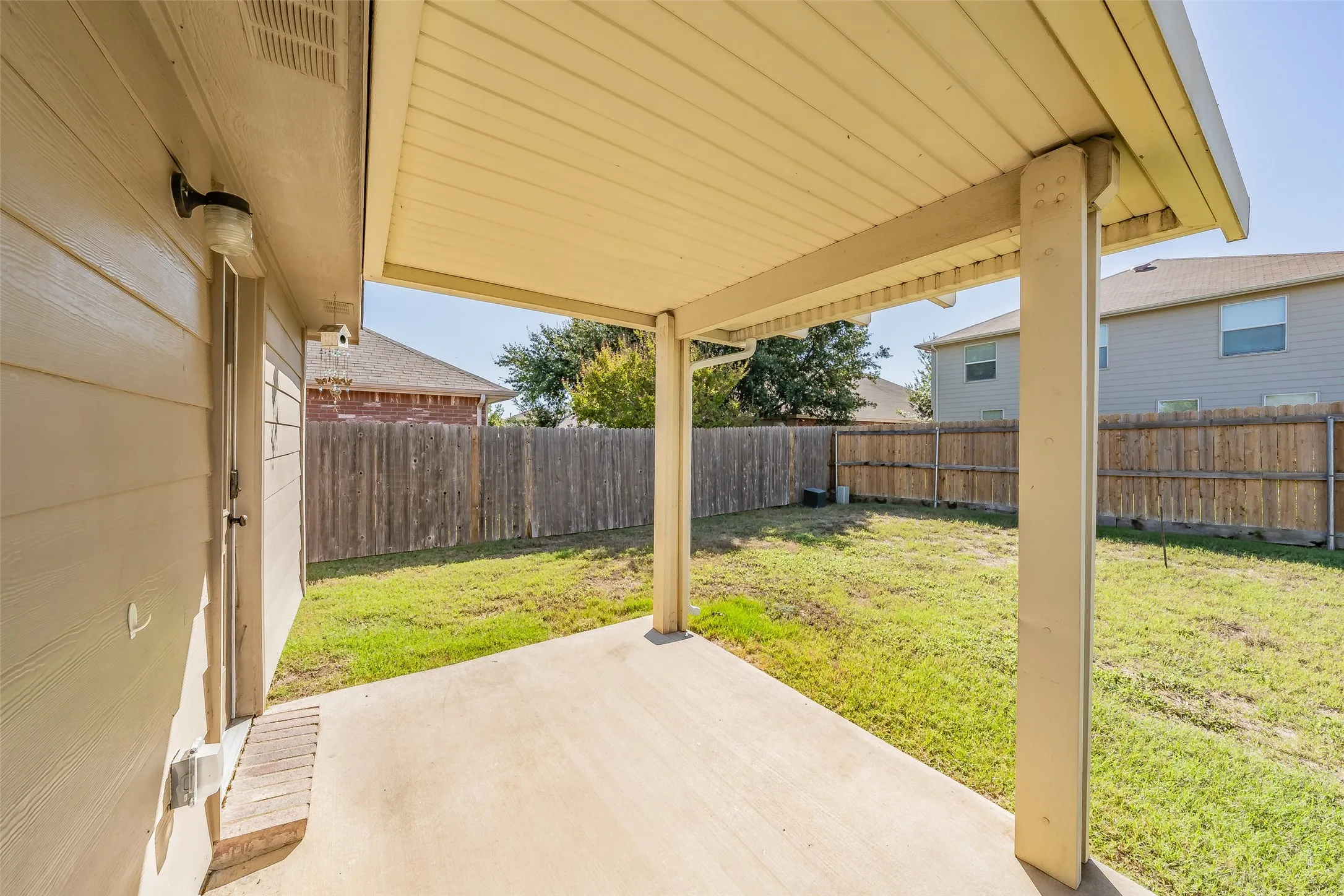 Single Family Residence For Sale in Tarrant County , 4512 Hounds Tail Lane, Fort Worth, Texas 76244, 3 Bedroom, 2 Bathroom, 2 Garage spaces, 1,507 Sqft, built in 2006, mls#21379851, Real Estate Agent in Fort Worth, Homes For Sale in Tarrant county, Homes For Sale in Fort Worth, Realtor in Fort Worth Texas, Real Estate Brokerage Independent Realty Texas, Luminita Cordes Realtor