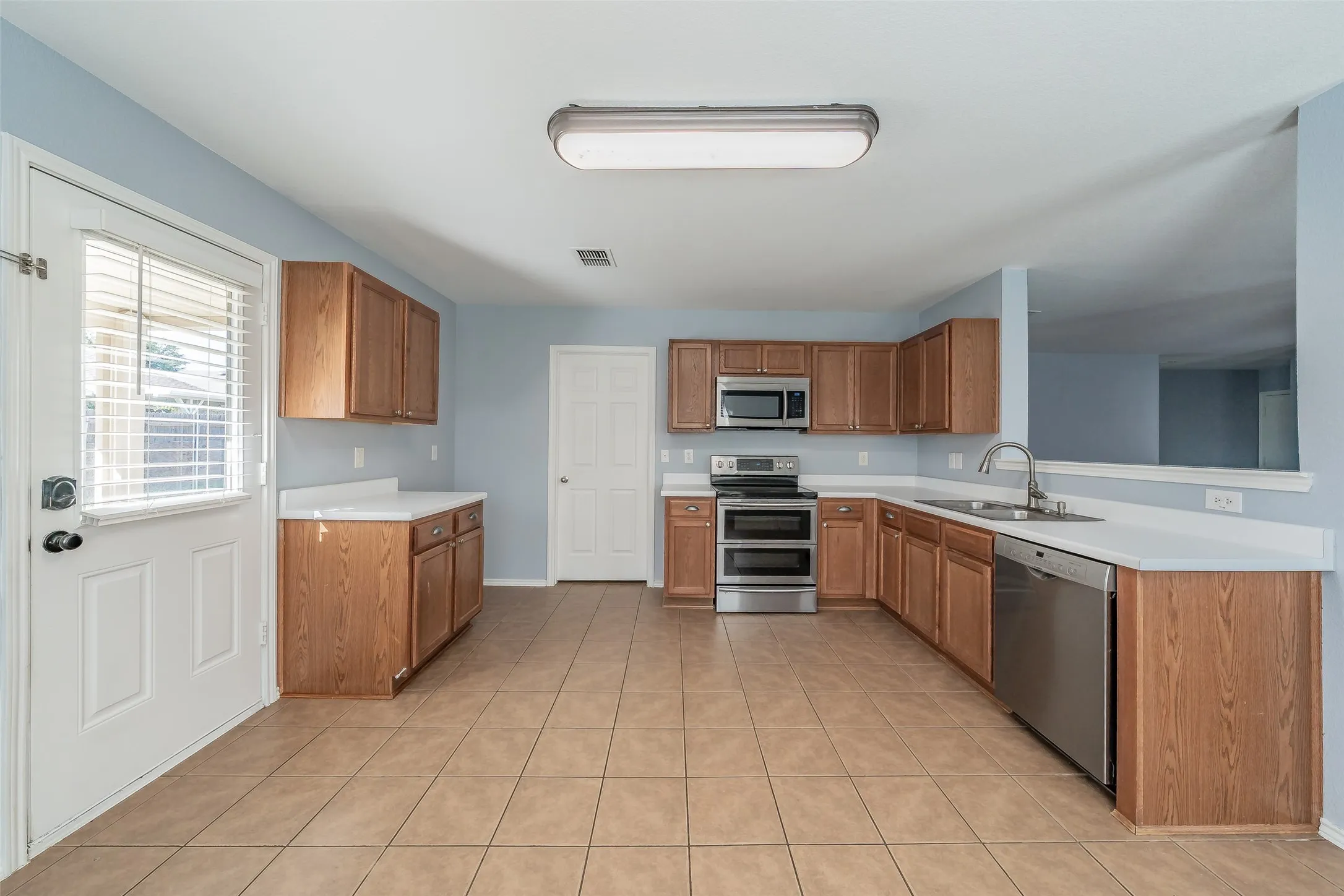 Single Family Residence For Sale in Tarrant County , 4512 Hounds Tail Lane, Fort Worth, Texas 76244, 3 Bedroom, 2 Bathroom, 2 Garage spaces, 1,507 Sqft, built in 2006, mls#21379851, Real Estate Agent in Fort Worth, Homes For Sale in Tarrant county, Homes For Sale in Fort Worth, Realtor in Fort Worth Texas, Real Estate Brokerage Independent Realty Texas, Luminita Cordes Realtor
