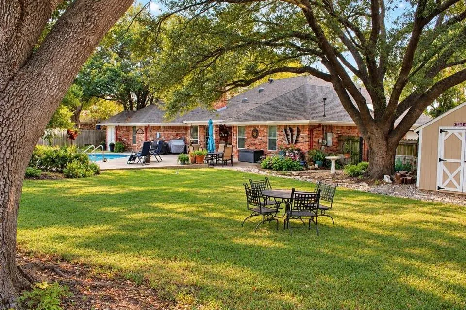 Single Family Residence For Sale in Johnson County , 903 Canyon Drive, Cleburne, Texas 76033, 4 Bedroom, 3 Bathroom, 2 Garage spaces, 2,604 Sqft, built in 1984, mls#21369536, Real Estate Agent in Cleburne, Homes For Sale in Johnson county, Homes For Sale in Cleburne, Realtor in Cleburne Texas, Real Estate Brokerage Independent Realty Texas, Luminita Cordes Realtor