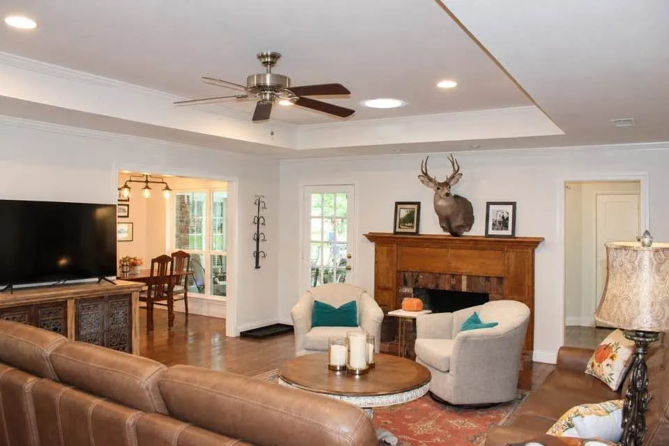 Single Family Residence For Sale in Johnson County , 903 Canyon Drive, Cleburne, Texas 76033, 4 Bedroom, 3 Bathroom, 2 Garage spaces, 2,604 Sqft, built in 1984, mls#21369536, Real Estate Agent in Cleburne, Homes For Sale in Johnson county, Homes For Sale in Cleburne, Realtor in Cleburne Texas, Real Estate Brokerage Independent Realty Texas, Luminita Cordes Realtor