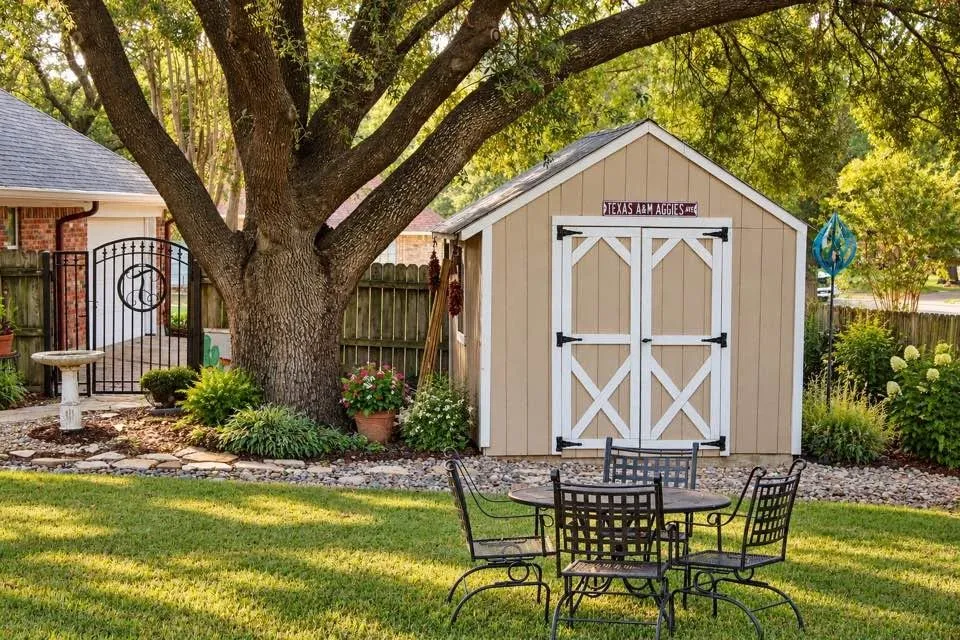 Single Family Residence For Sale in Johnson County , 903 Canyon Drive, Cleburne, Texas 76033, 4 Bedroom, 3 Bathroom, 2 Garage spaces, 2,604 Sqft, built in 1984, mls#21369536, Real Estate Agent in Cleburne, Homes For Sale in Johnson county, Homes For Sale in Cleburne, Realtor in Cleburne Texas, Real Estate Brokerage Independent Realty Texas, Luminita Cordes Realtor