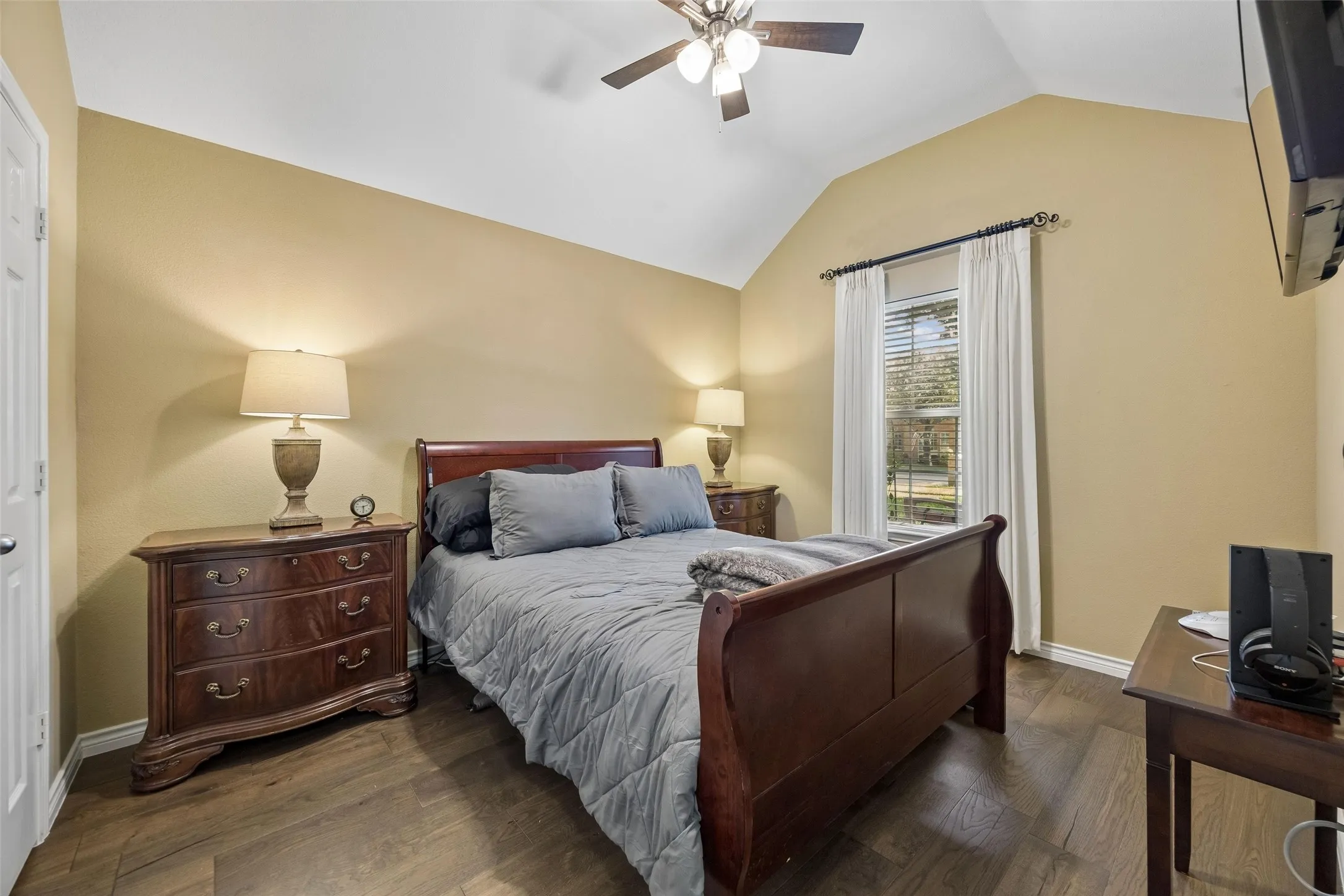 Single Family Residence For Sale in Collin County , 8408 Prescott Circle, Frisco, Texas 75033, 3 Bedroom, 2 Bathroom, 2 Garage spaces, 2,349 Sqft, built in 1996, mls#21404421, Real Estate Agent in Frisco, Homes For Sale in Collin county, Homes For Sale in Frisco, Realtor in Frisco Texas, Real Estate Brokerage Independent Realty Texas, Luminita Cordes Realtor