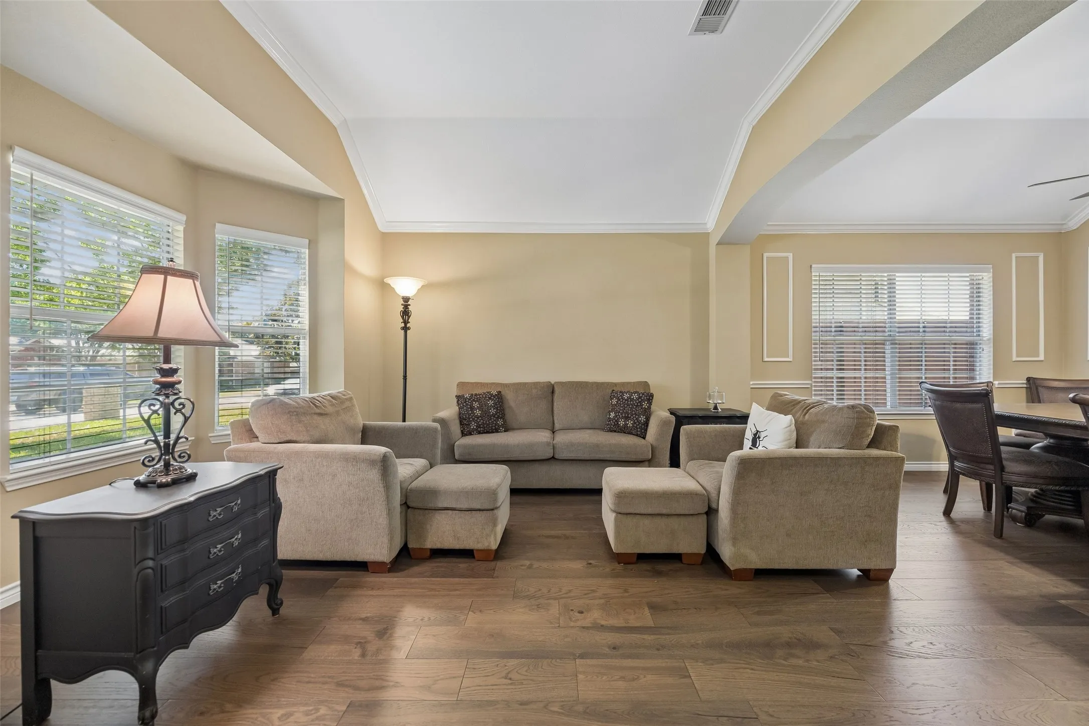 Single Family Residence For Sale in Collin County , 8408 Prescott Circle, Frisco, Texas 75033, 3 Bedroom, 2 Bathroom, 2 Garage spaces, 2,349 Sqft, built in 1996, mls#21404421, Real Estate Agent in Frisco, Homes For Sale in Collin county, Homes For Sale in Frisco, Realtor in Frisco Texas, Real Estate Brokerage Independent Realty Texas, Luminita Cordes Realtor