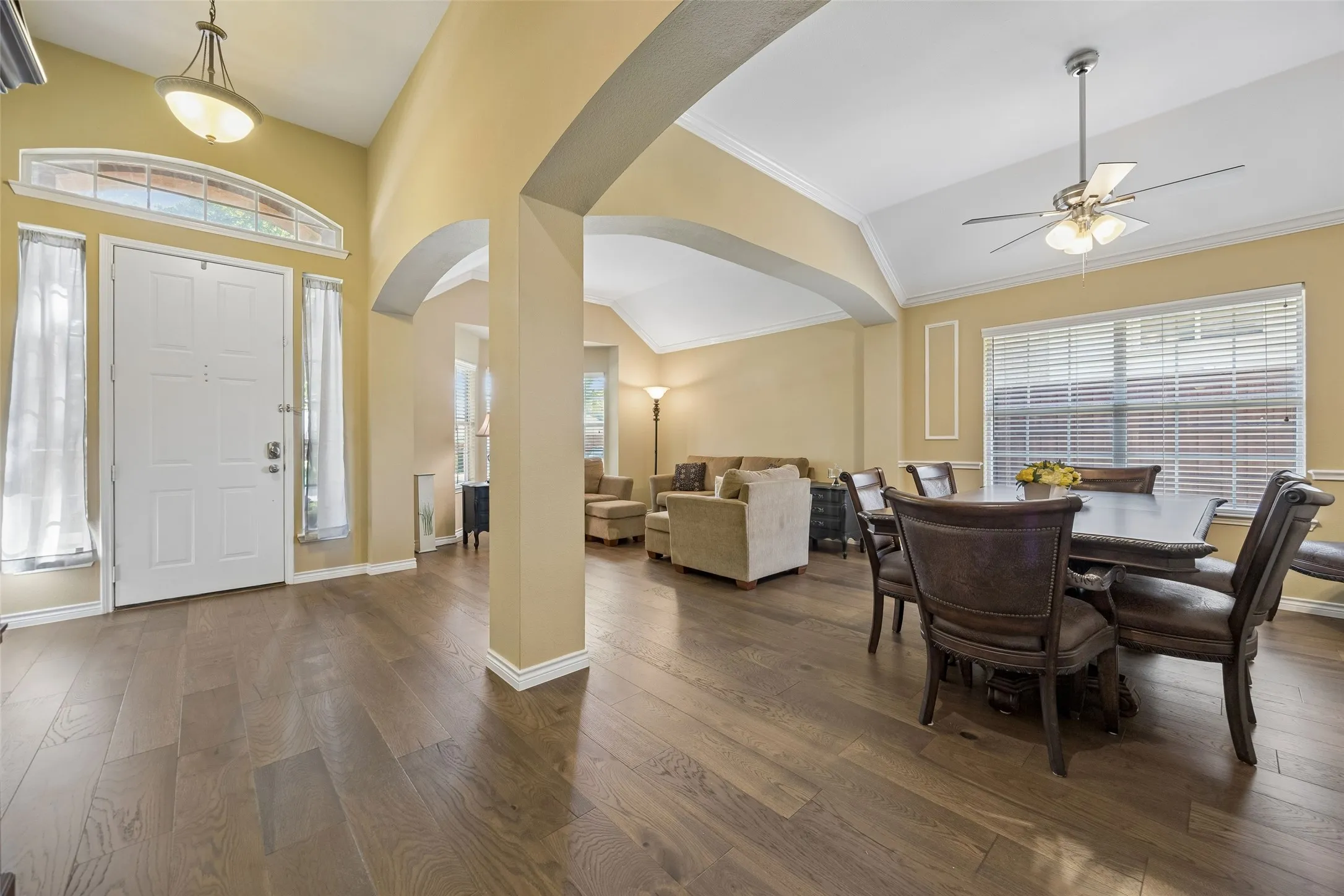 Single Family Residence For Sale in Collin County , 8408 Prescott Circle, Frisco, Texas 75033, 3 Bedroom, 2 Bathroom, 2 Garage spaces, 2,349 Sqft, built in 1996, mls#21404421, Real Estate Agent in Frisco, Homes For Sale in Collin county, Homes For Sale in Frisco, Realtor in Frisco Texas, Real Estate Brokerage Independent Realty Texas, Luminita Cordes Realtor