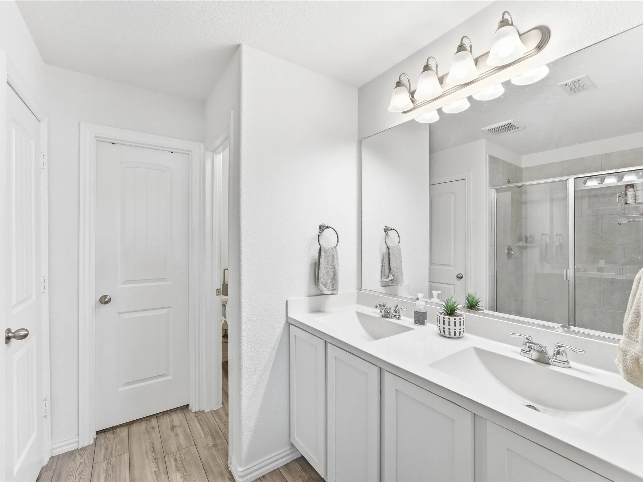 Single Family Residence For Sale in Denton County , 1716 Adams Drive, Little Elm, Texas 75068, 4 Bedroom, 3 Bathroom, 2 Garage spaces, 2,363 Sqft, built in 2020, mls#21406572, Real Estate Agent in Little Elm, Homes For Sale in Denton county, Homes For Sale in Little Elm, Realtor in Little Elm Texas, Real Estate Brokerage Independent Realty Texas, Luminita Cordes Realtor