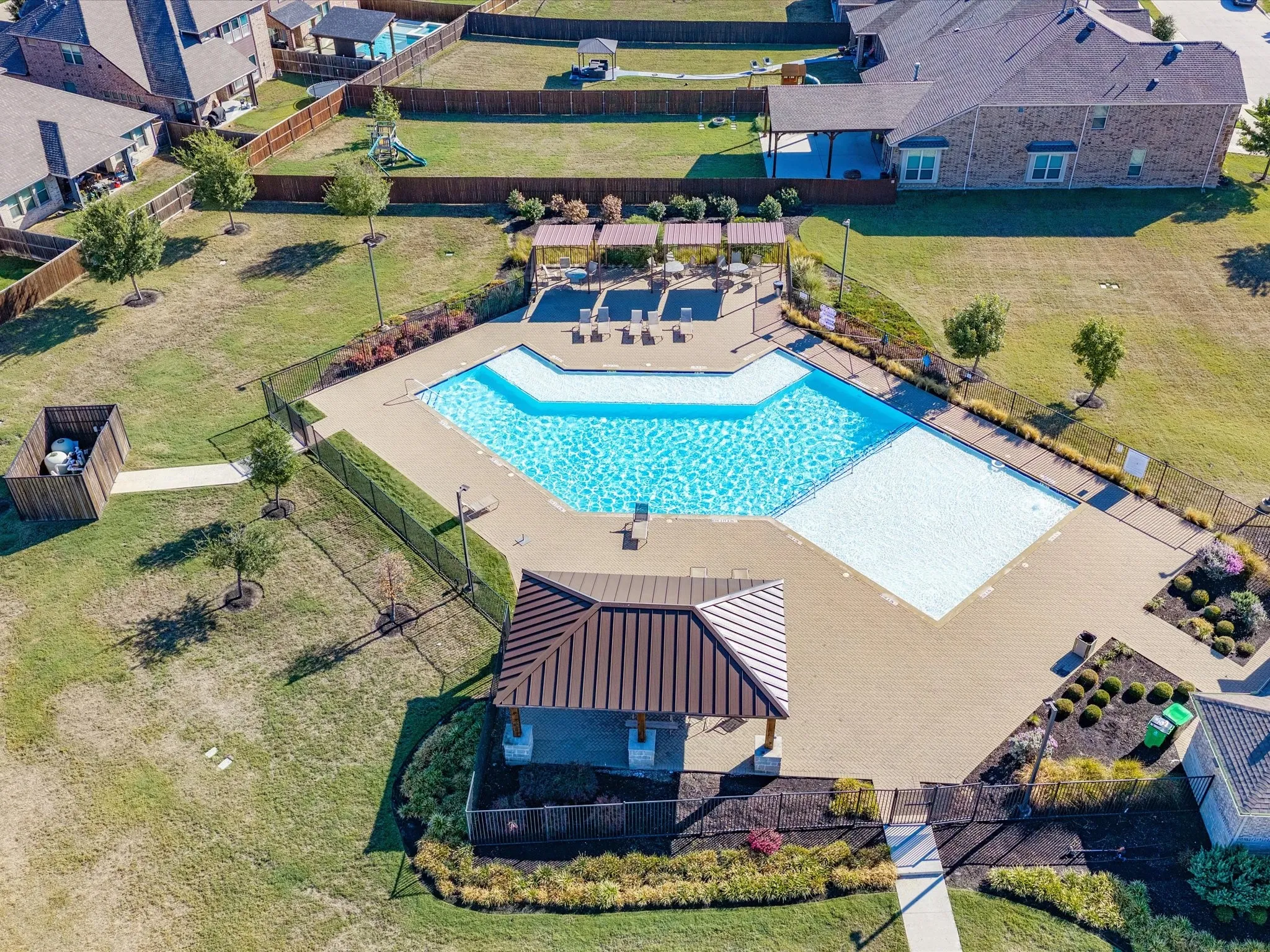 Single Family Residence For Sale in Denton County , 1716 Adams Drive, Little Elm, Texas 75068, 4 Bedroom, 3 Bathroom, 2 Garage spaces, 2,363 Sqft, built in 2020, mls#21406572, Real Estate Agent in Little Elm, Homes For Sale in Denton county, Homes For Sale in Little Elm, Realtor in Little Elm Texas, Real Estate Brokerage Independent Realty Texas, Luminita Cordes Realtor