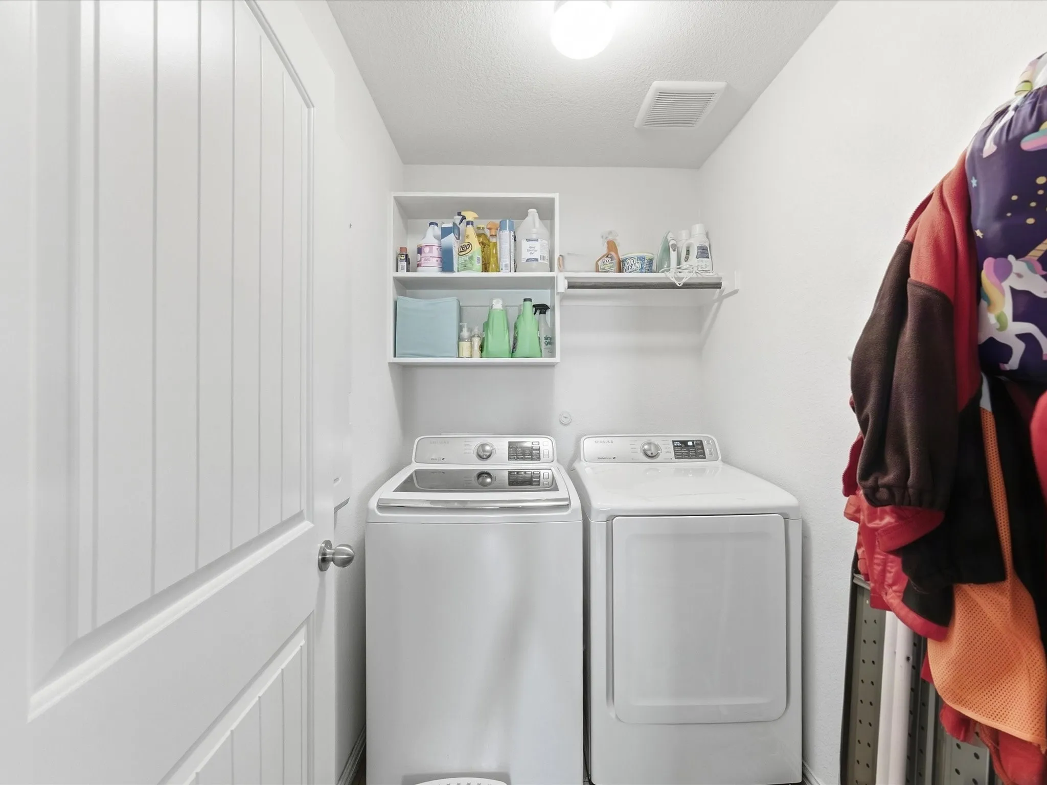 Single Family Residence For Sale in Denton County , 1716 Adams Drive, Little Elm, Texas 75068, 4 Bedroom, 3 Bathroom, 2 Garage spaces, 2,363 Sqft, built in 2020, mls#21406572, Real Estate Agent in Little Elm, Homes For Sale in Denton county, Homes For Sale in Little Elm, Realtor in Little Elm Texas, Real Estate Brokerage Independent Realty Texas, Luminita Cordes Realtor