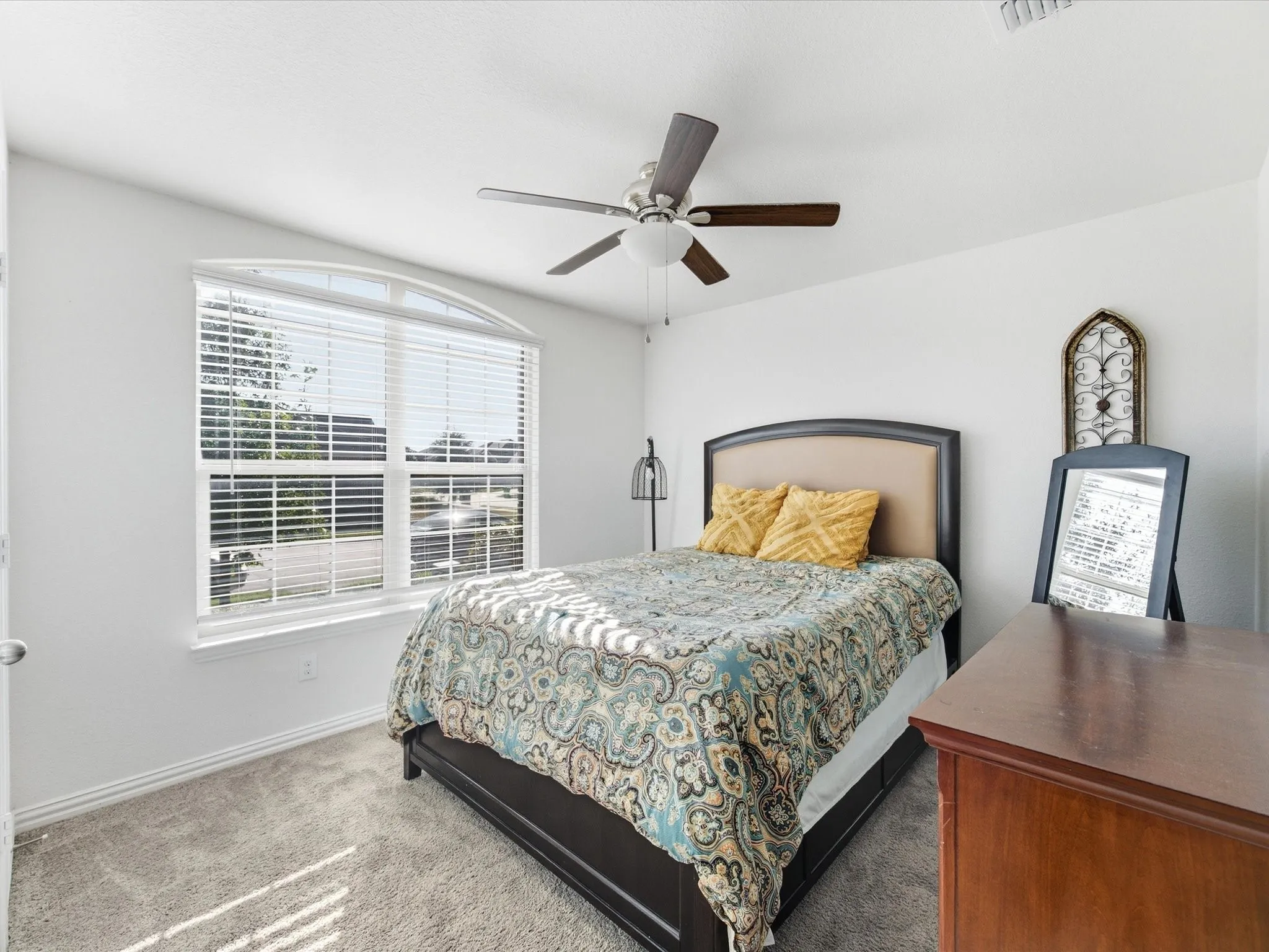 Single Family Residence For Sale in Denton County , 1716 Adams Drive, Little Elm, Texas 75068, 4 Bedroom, 3 Bathroom, 2 Garage spaces, 2,363 Sqft, built in 2020, mls#21406572, Real Estate Agent in Little Elm, Homes For Sale in Denton county, Homes For Sale in Little Elm, Realtor in Little Elm Texas, Real Estate Brokerage Independent Realty Texas, Luminita Cordes Realtor