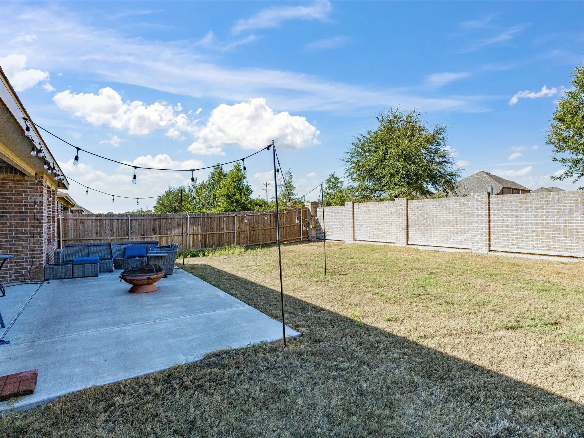 Single Family Residence For Sale in Denton County , 1716 Adams Drive, Little Elm, Texas 75068, 4 Bedroom, 3 Bathroom, 2 Garage spaces, 2,363 Sqft, built in 2020, mls#21406572, Real Estate Agent in Little Elm, Homes For Sale in Denton county, Homes For Sale in Little Elm, Realtor in Little Elm Texas, Real Estate Brokerage Independent Realty Texas, Luminita Cordes Realtor