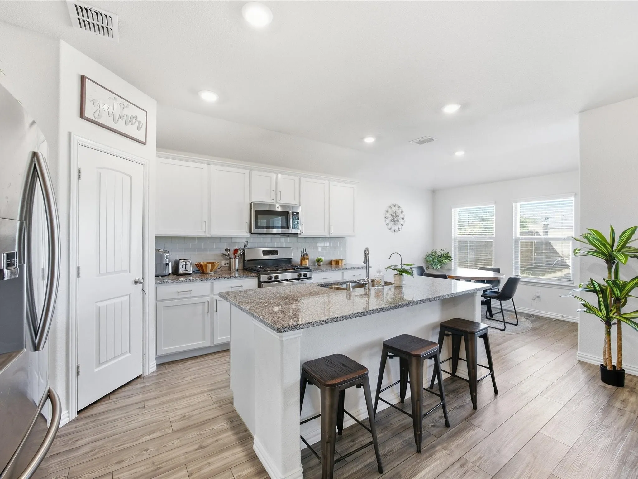 Single Family Residence For Sale in Denton County , 1716 Adams Drive, Little Elm, Texas 75068, 4 Bedroom, 3 Bathroom, 2 Garage spaces, 2,363 Sqft, built in 2020, mls#21406572, Real Estate Agent in Little Elm, Homes For Sale in Denton county, Homes For Sale in Little Elm, Realtor in Little Elm Texas, Real Estate Brokerage Independent Realty Texas, Luminita Cordes Realtor