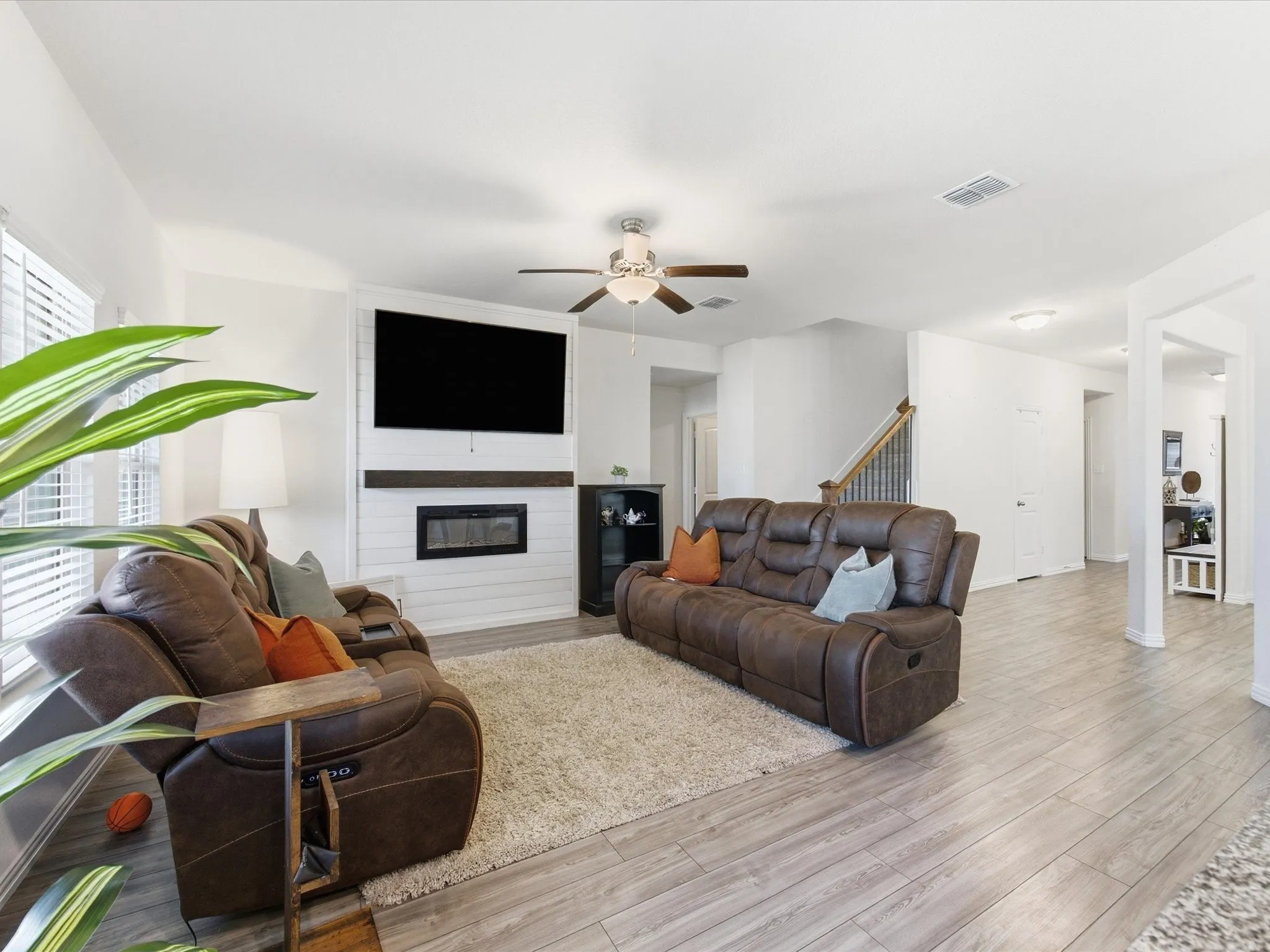 Single Family Residence For Sale in Denton County , 1716 Adams Drive, Little Elm, Texas 75068, 4 Bedroom, 3 Bathroom, 2 Garage spaces, 2,363 Sqft, built in 2020, mls#21406572, Real Estate Agent in Little Elm, Homes For Sale in Denton county, Homes For Sale in Little Elm, Realtor in Little Elm Texas, Real Estate Brokerage Independent Realty Texas, Luminita Cordes Realtor