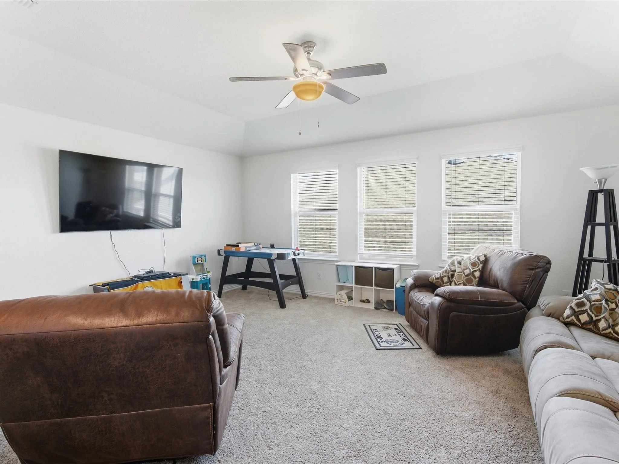 Single Family Residence For Sale in Denton County , 1716 Adams Drive, Little Elm, Texas 75068, 4 Bedroom, 3 Bathroom, 2 Garage spaces, 2,363 Sqft, built in 2020, mls#21406572, Real Estate Agent in Little Elm, Homes For Sale in Denton county, Homes For Sale in Little Elm, Realtor in Little Elm Texas, Real Estate Brokerage Independent Realty Texas, Luminita Cordes Realtor